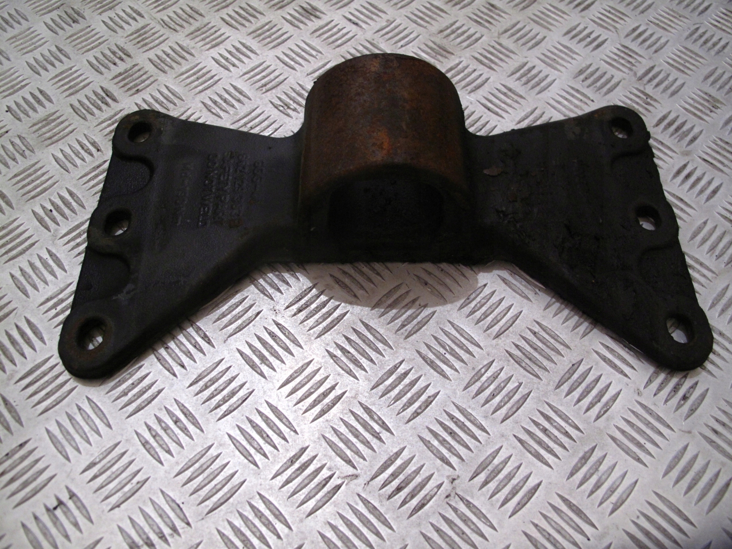 PODSTAWA ŁAPA MOCOWANIE SIODŁA SCANIA - obrazek 2