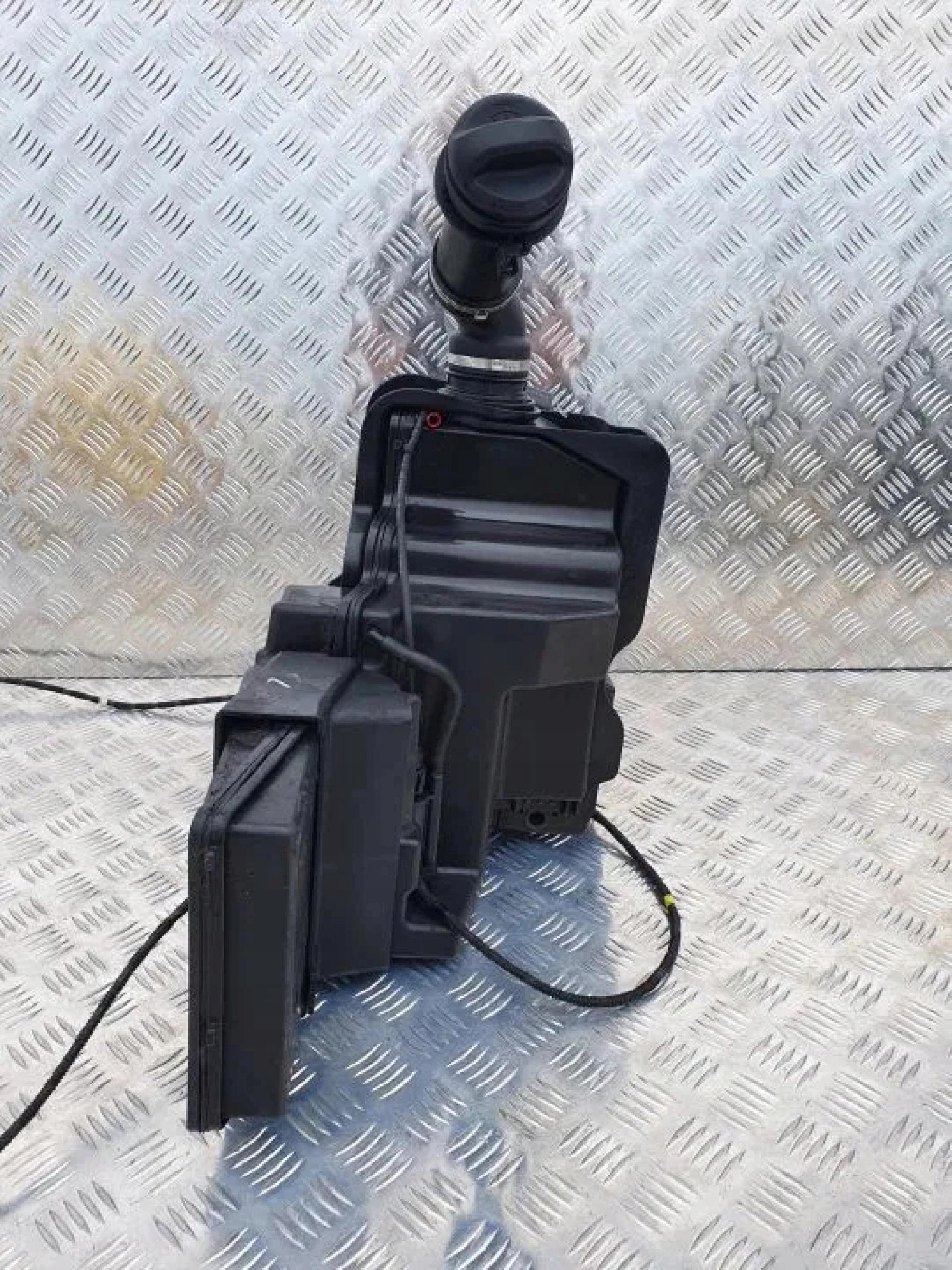 ZBIORNICZEK ZBIORNIK PŁYNU SPRYSKIWACZY SCANIA NTG - obrazek 3