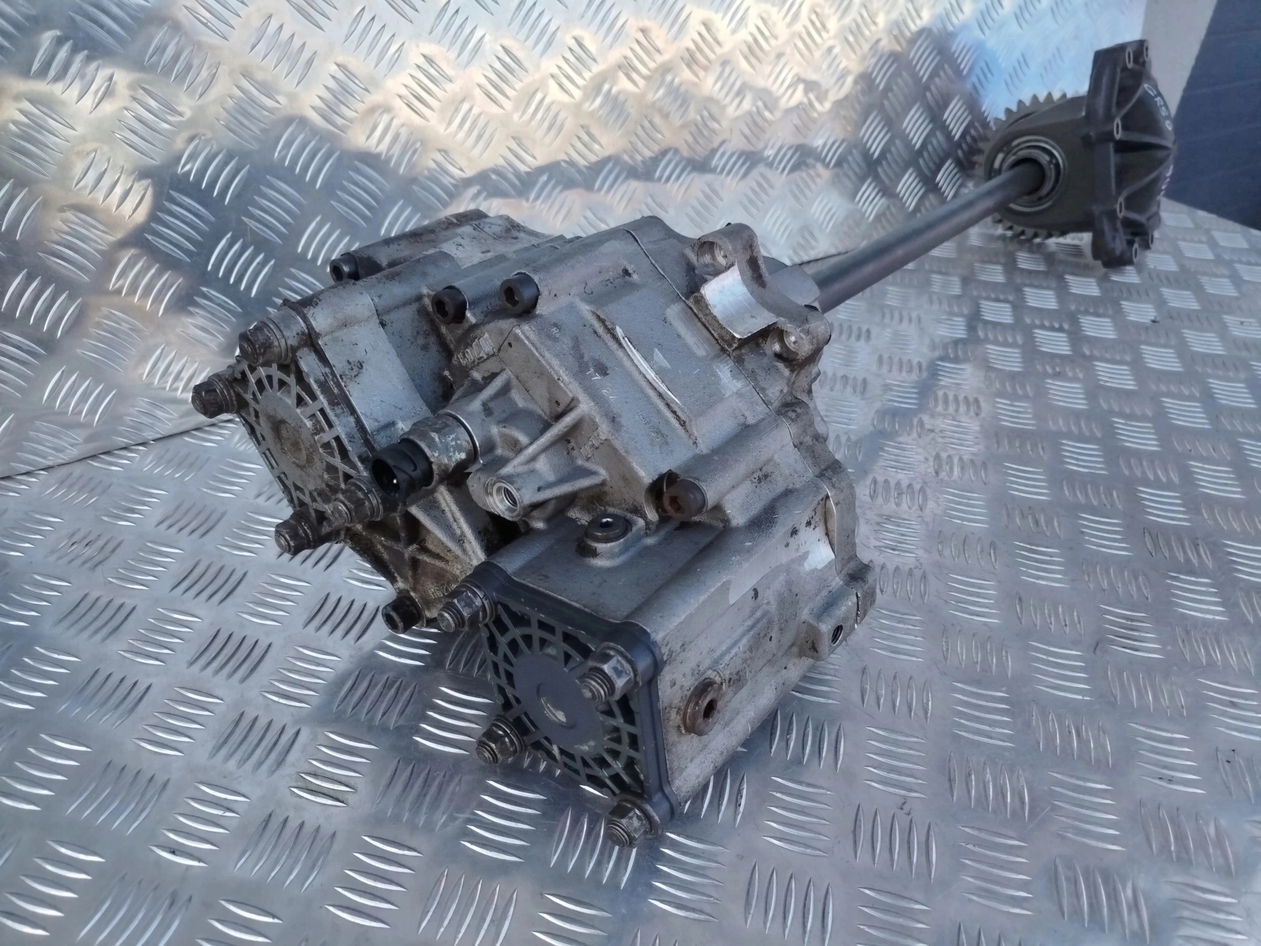 PRZYSTAWKA ODBIORU MOCY SCANIA GRS 895 905 - obrazek 3