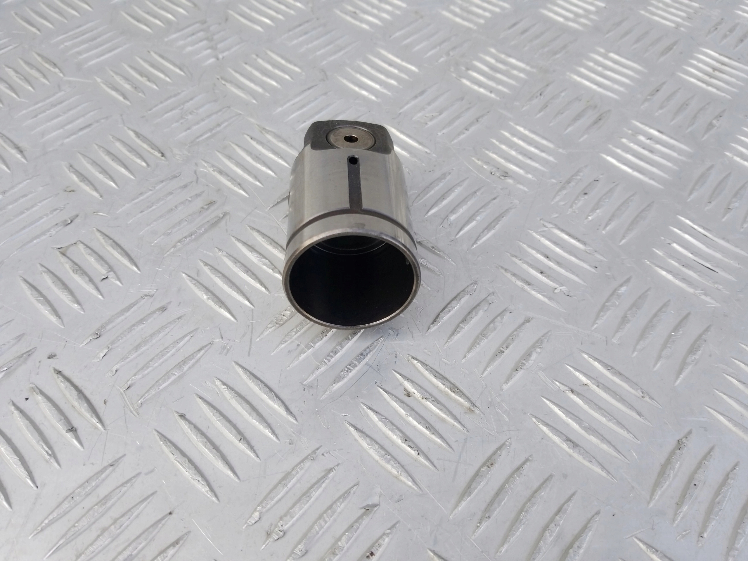 ROLKA POPYCHACZ SZKLANKA POMPY PLD DAF CF 450 MX11 - obrazek 4