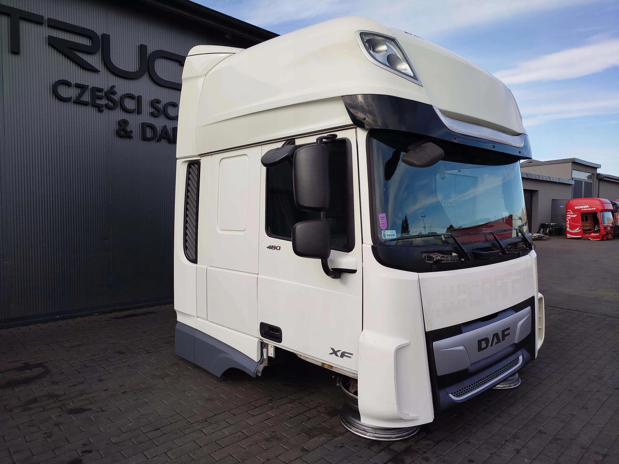 KABINA DAF XF 106 LIFT - obrazek 2