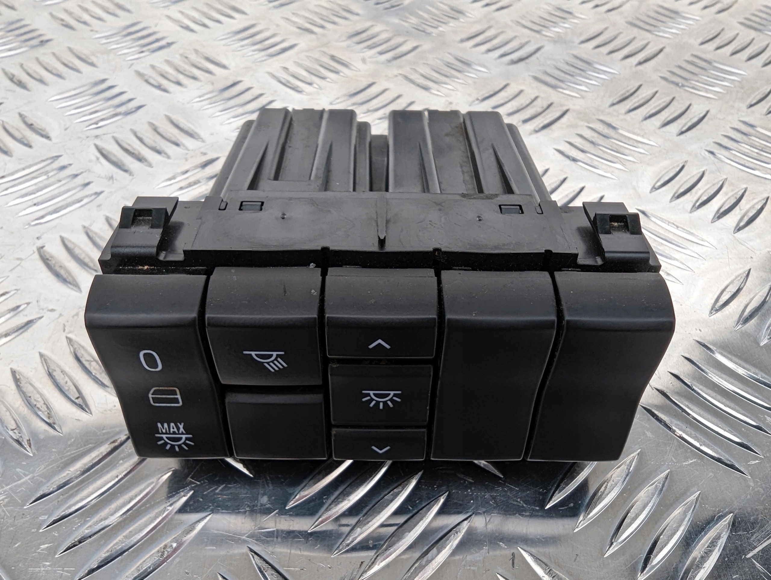 PANEL PRZEŁĄCZNIKI KOKPITU SCANIA NTG - obrazek 2