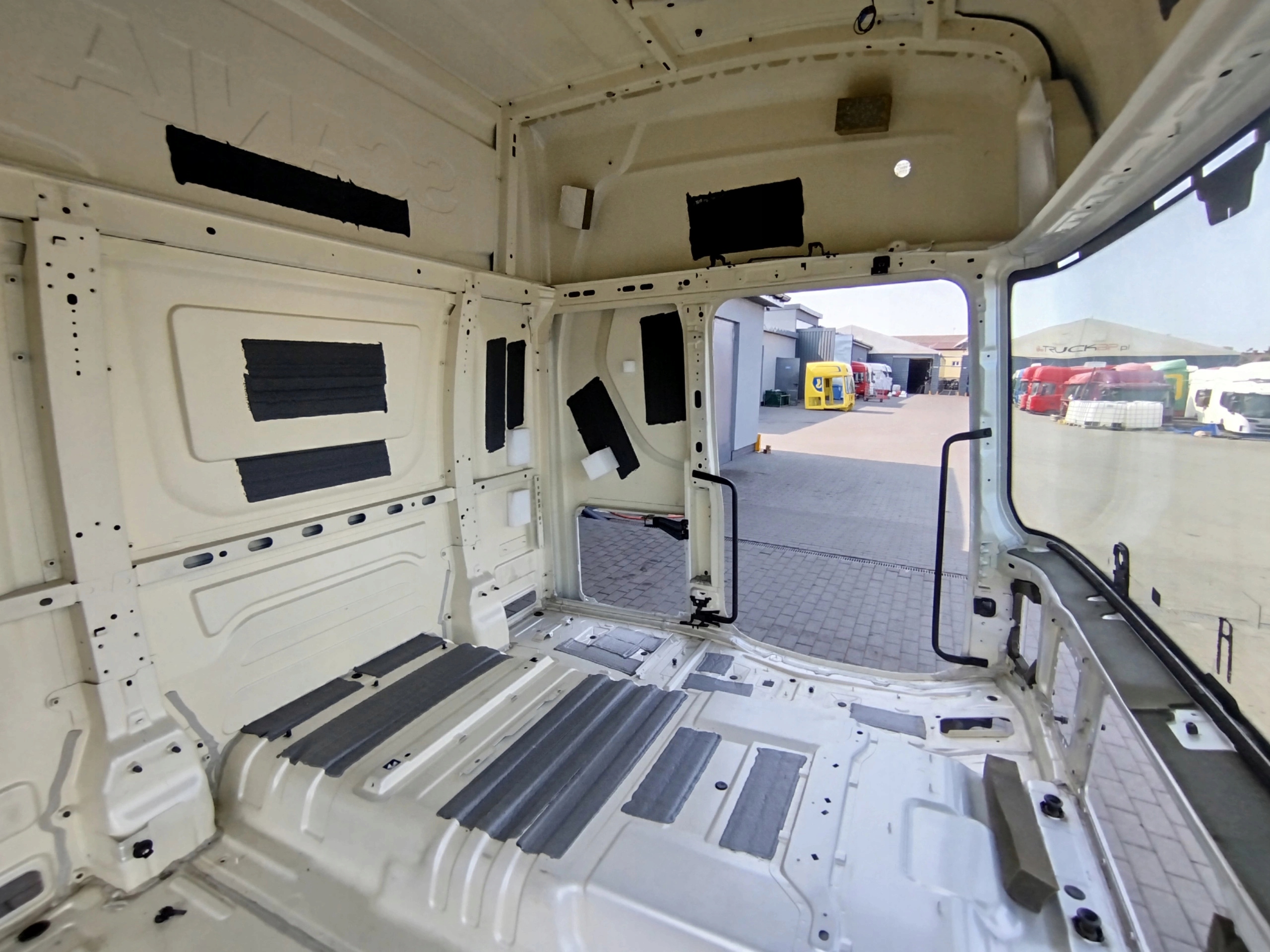 KABINA GOŁA SCANIA R NTG - obrazek 9