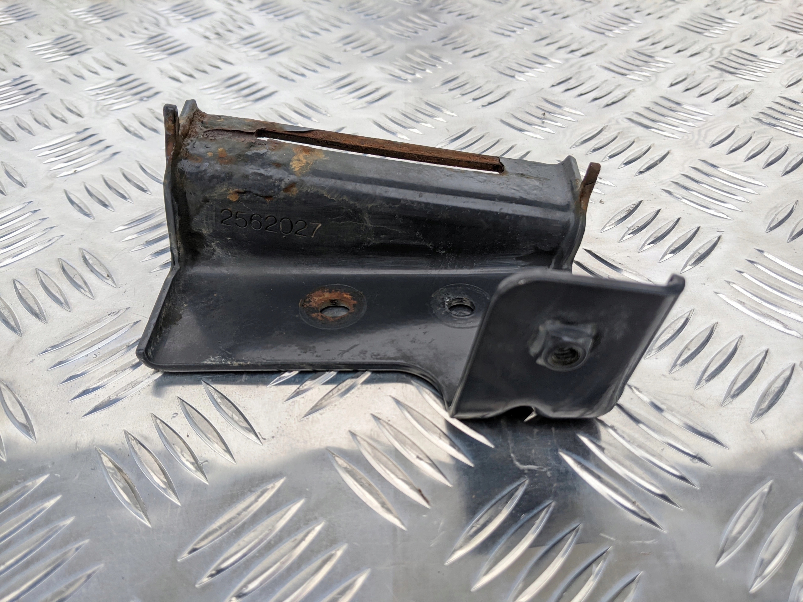 MOCOWANIE WSPORNIK ZDERZAKA SCANIA G XT NTG LEWA S