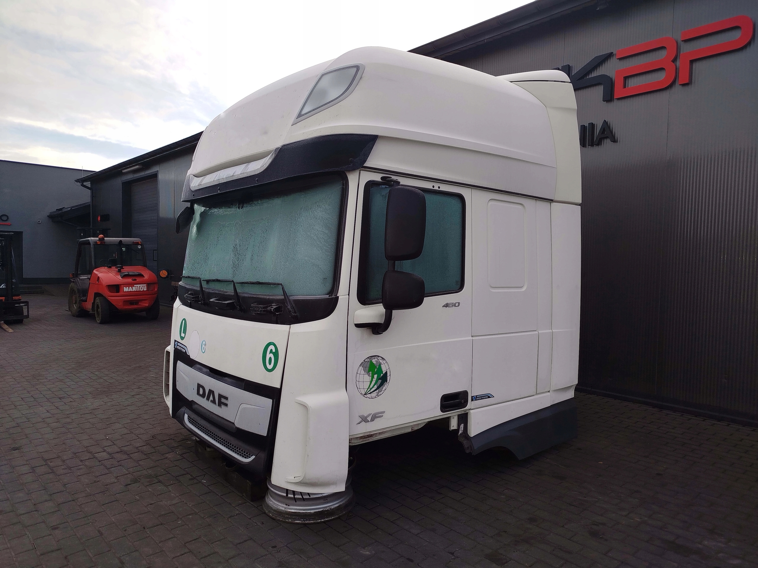 KABINA DAF XF 106 LIFT - obrazek 7
