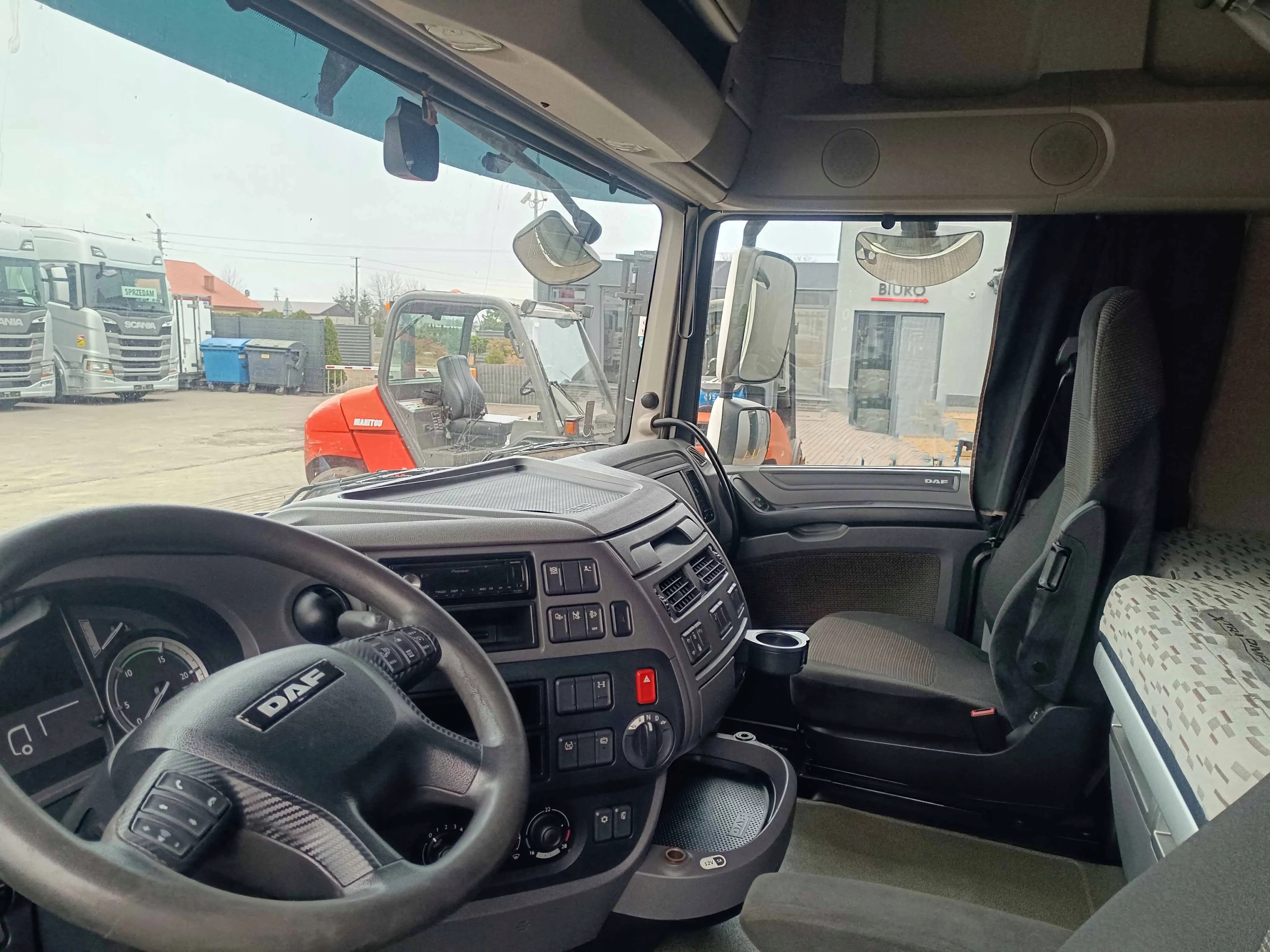 KABINA DAF XF 106 - obrazek 7