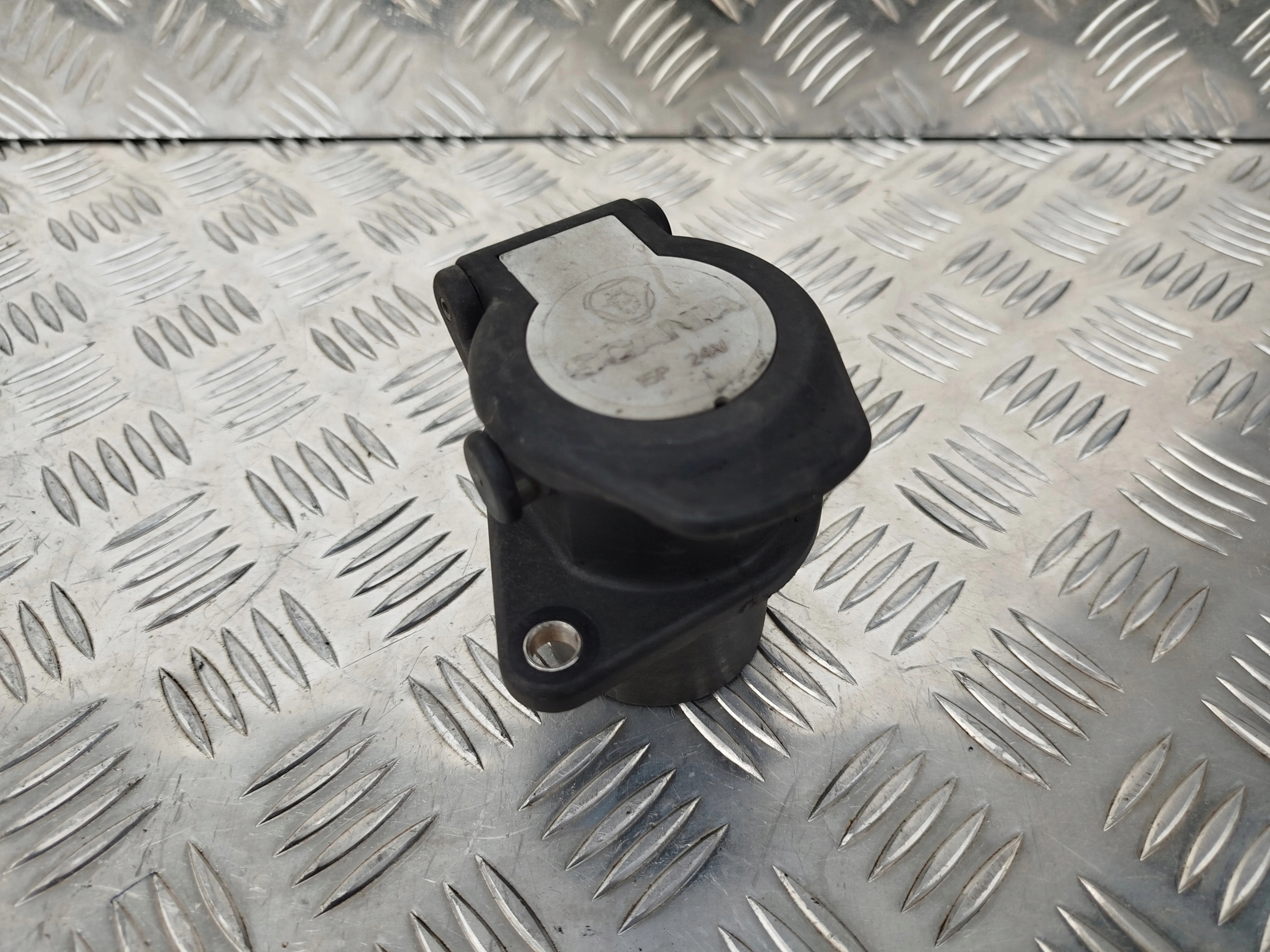 GNIAZDO INSTALACJI SCANIA NTG