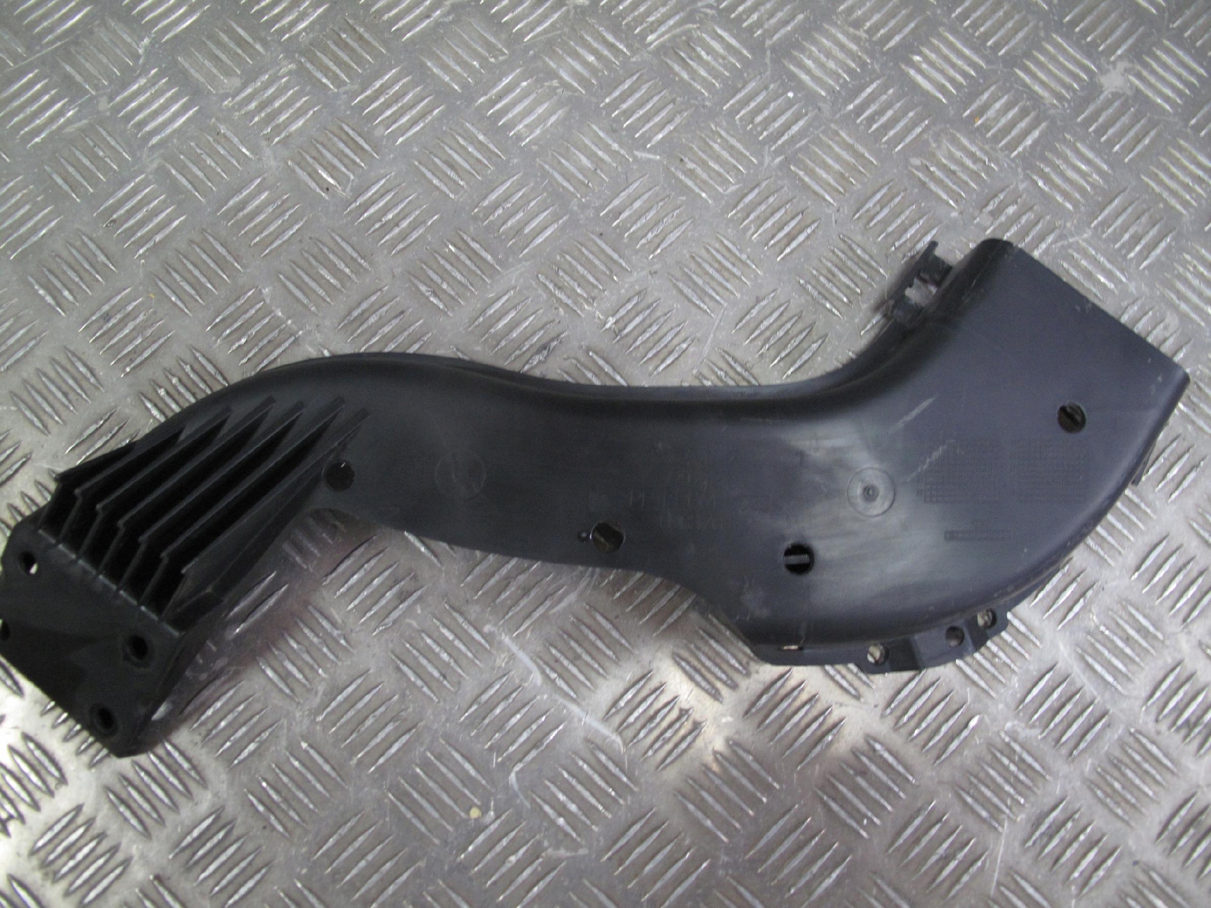 MOCOWANIE PRZEWODÓW ELEKTR KORYTKO SCANIA R S - obrazek 4