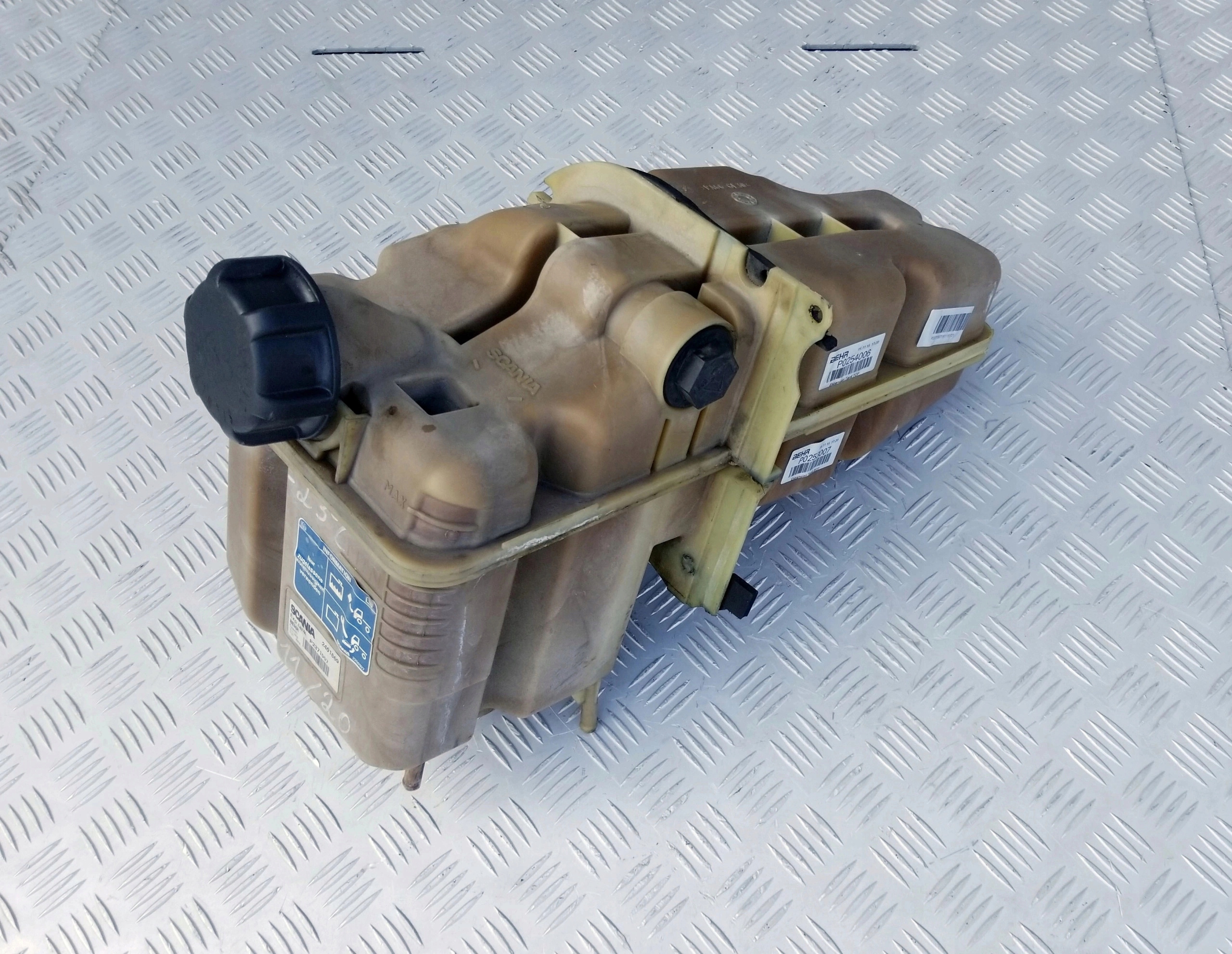 ZBIORNICZEK WYRÓWNAWCZY SCANIA R XPI NOWY TYP - obrazek 2