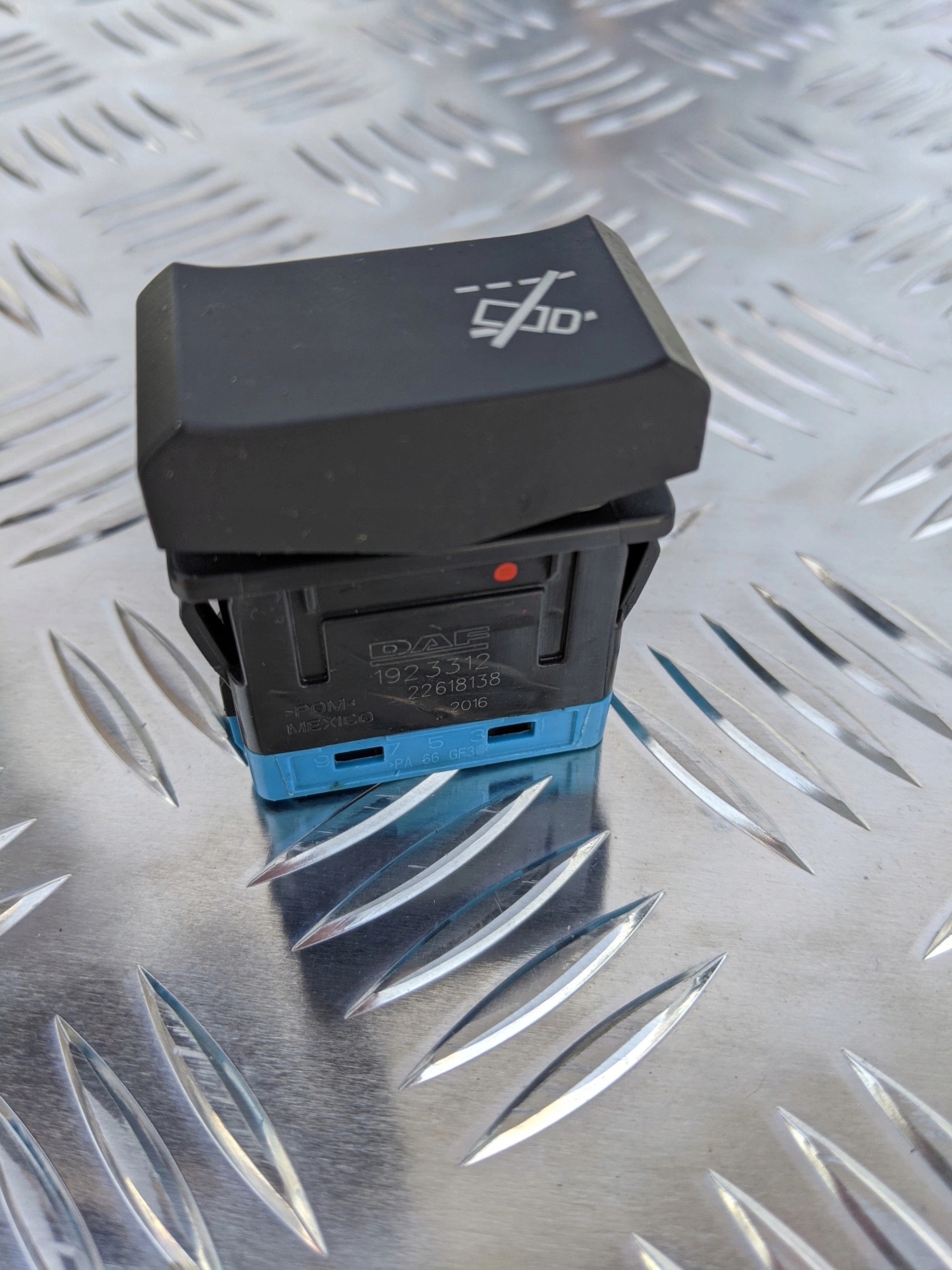 PRZYCISK DAF XF 106 - obrazek 3