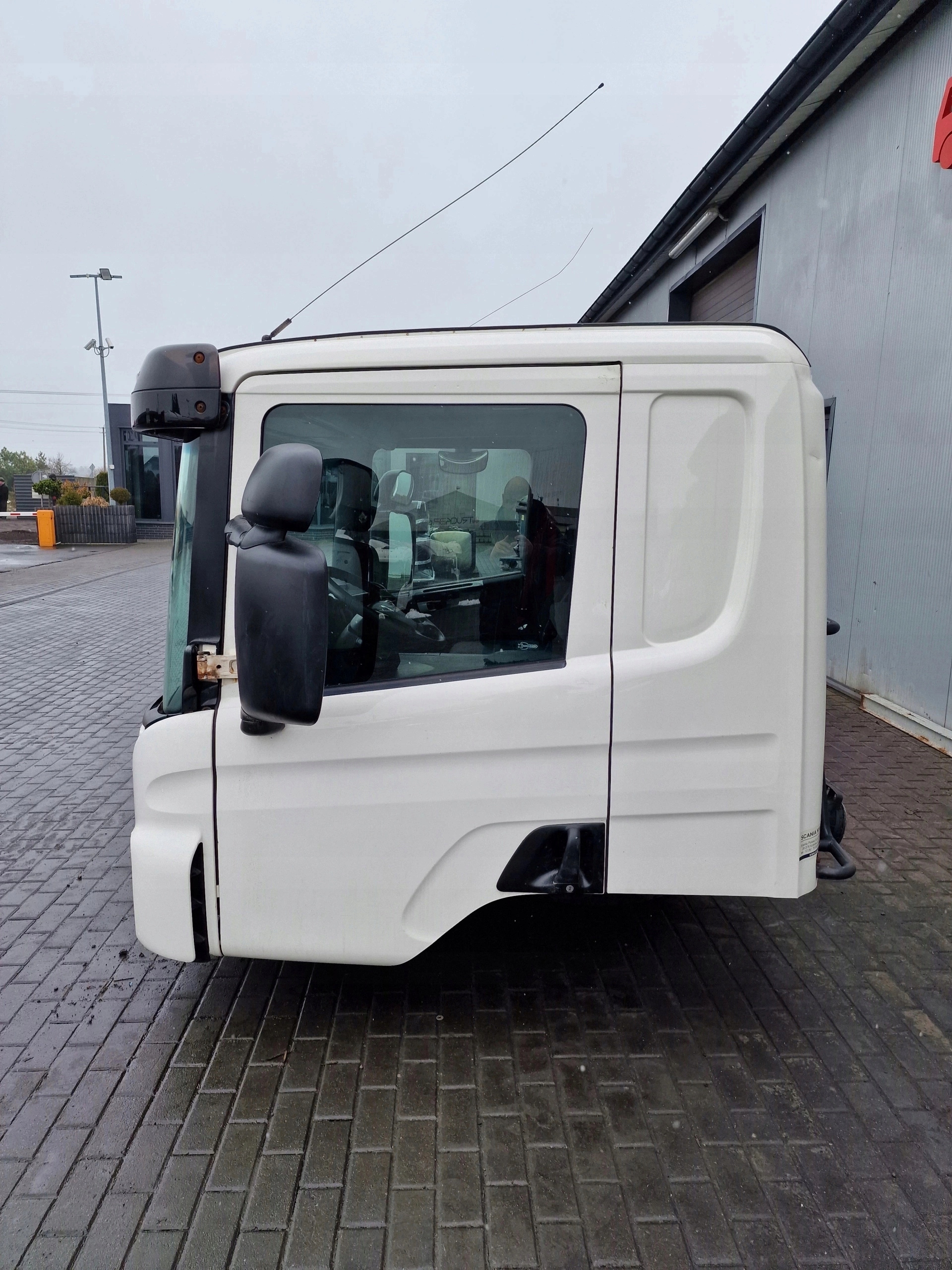 KABINA SCANIA P CP 16 2012 ROK - obrazek 2