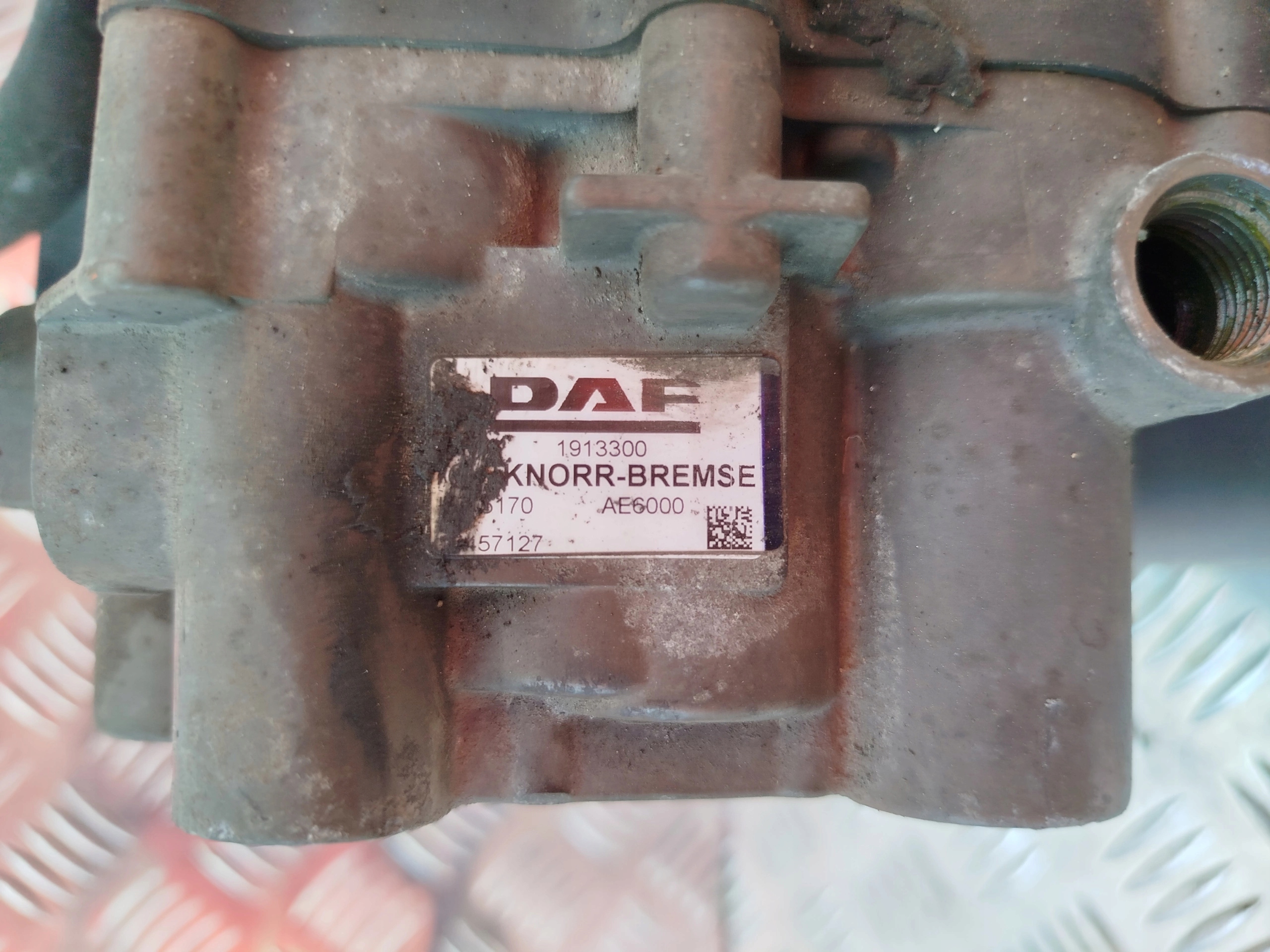 ZAWÓR OSUSZACZ POWIETRZA APS DAF XF 106 LIFT - obrazek 4