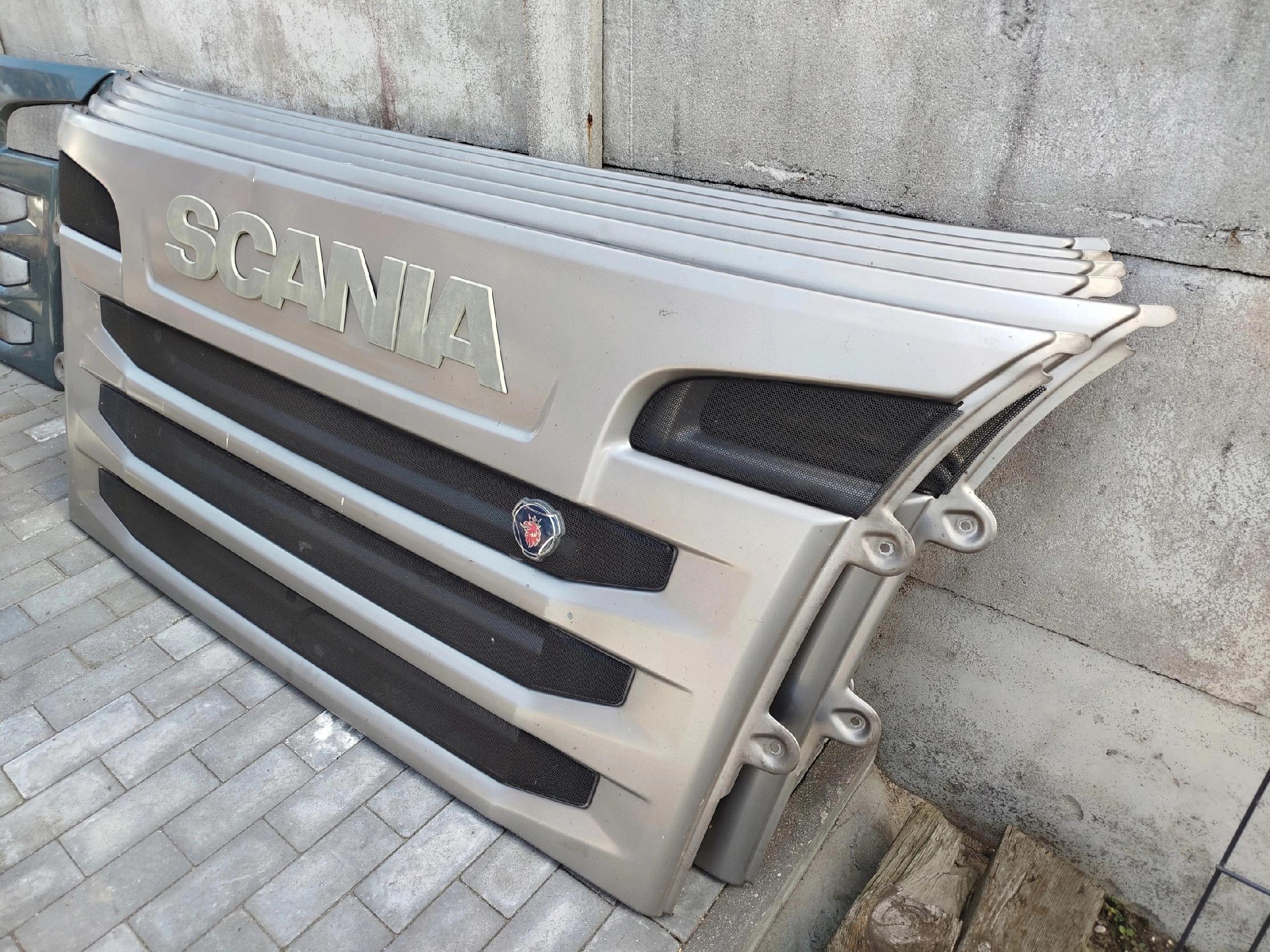 ATRAPA GÓRNA GRIL ATRAPY LEKKO USZKODZONE SCANIA R - obrazek 2