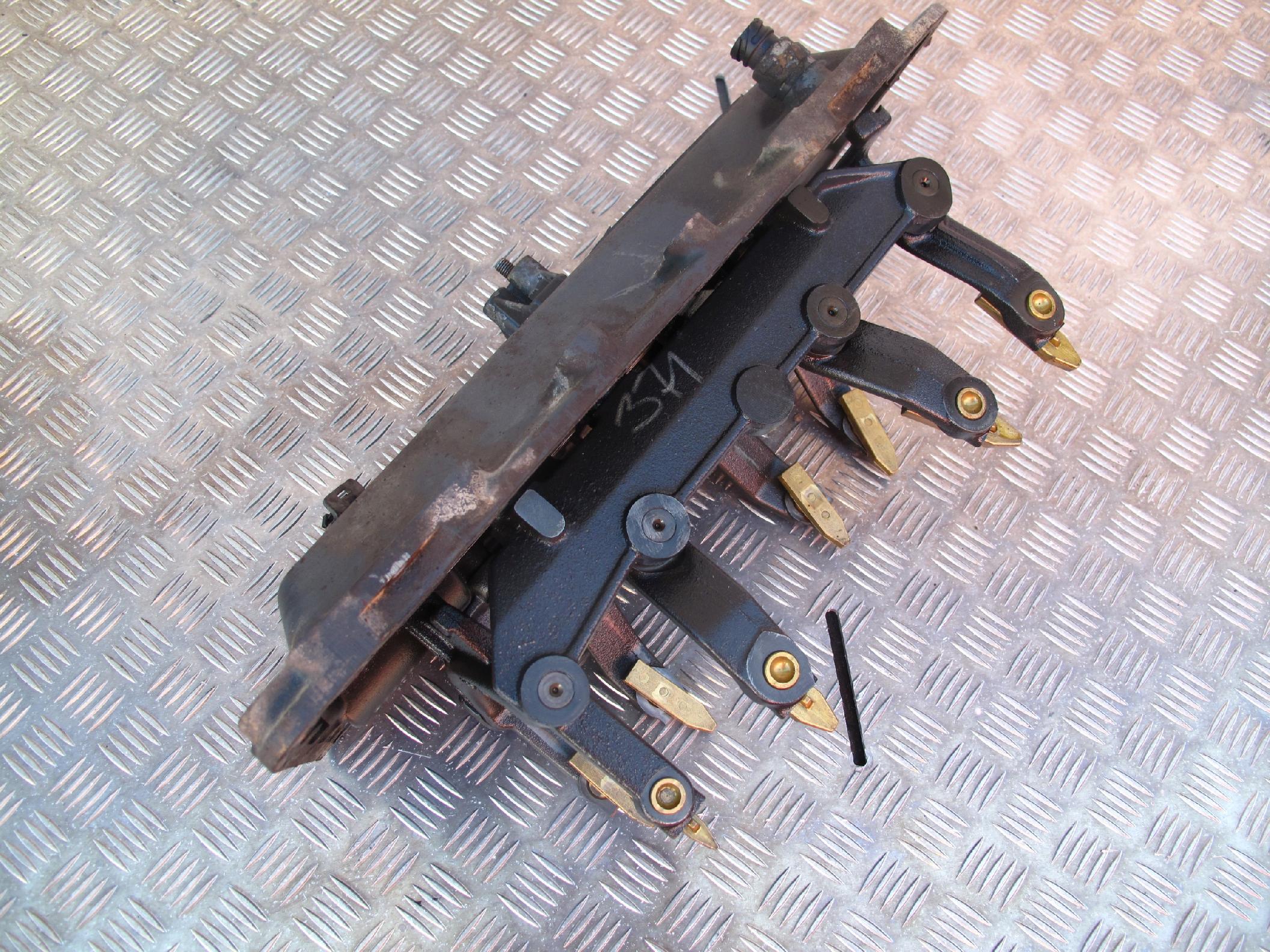 WODZIKI WYBIERAKA SCANIA GRS 900 890 - obrazek 2