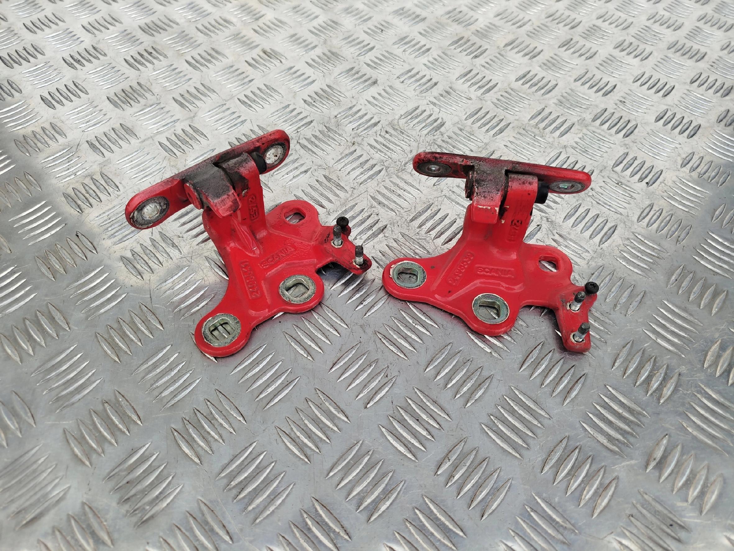 ZAWIAS ZAWIASY DRZWI LEWYCH SCANIA R S