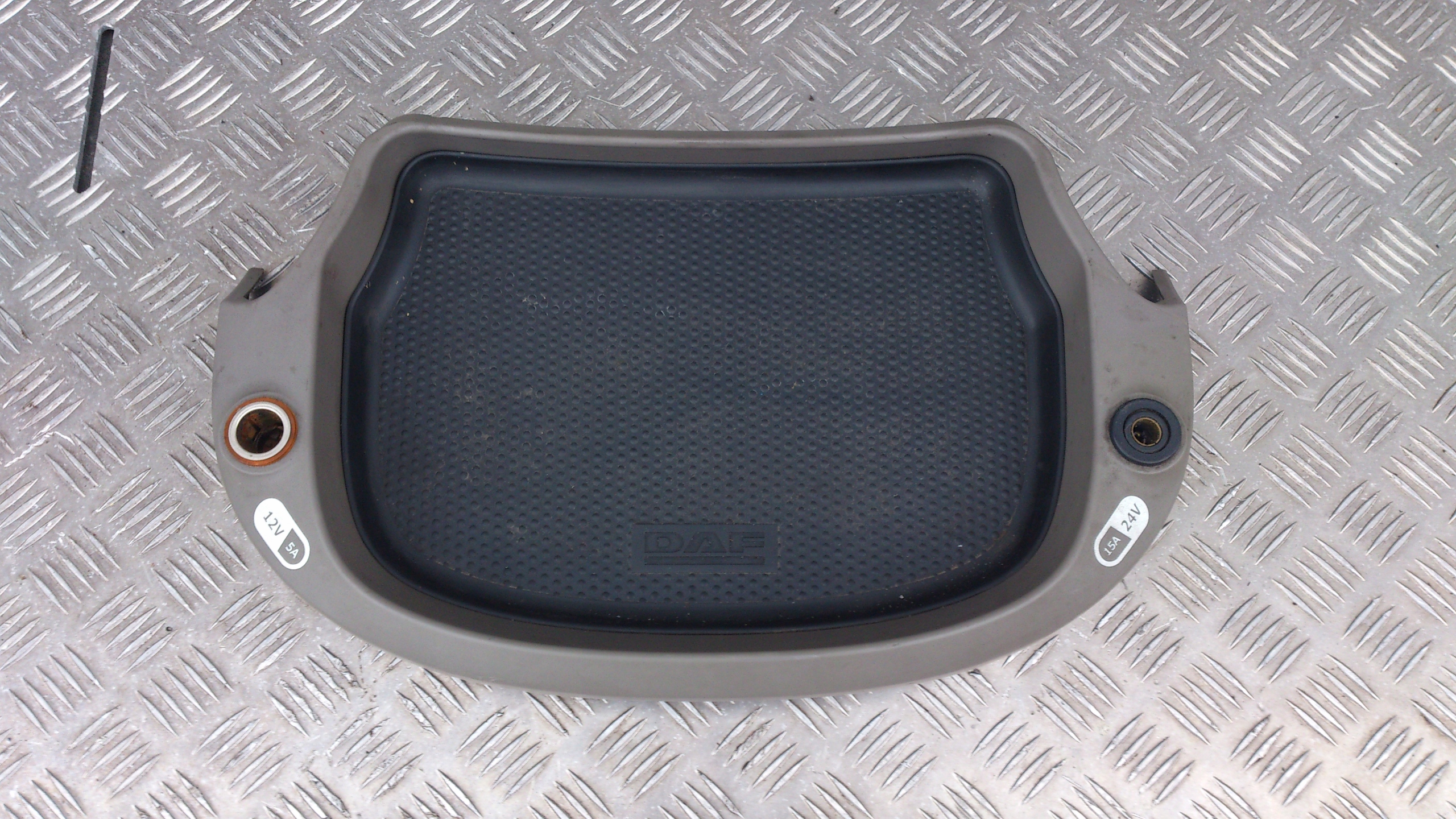 PÓŁKA STOLIK KOKPITU DOLNY DAF XF 105