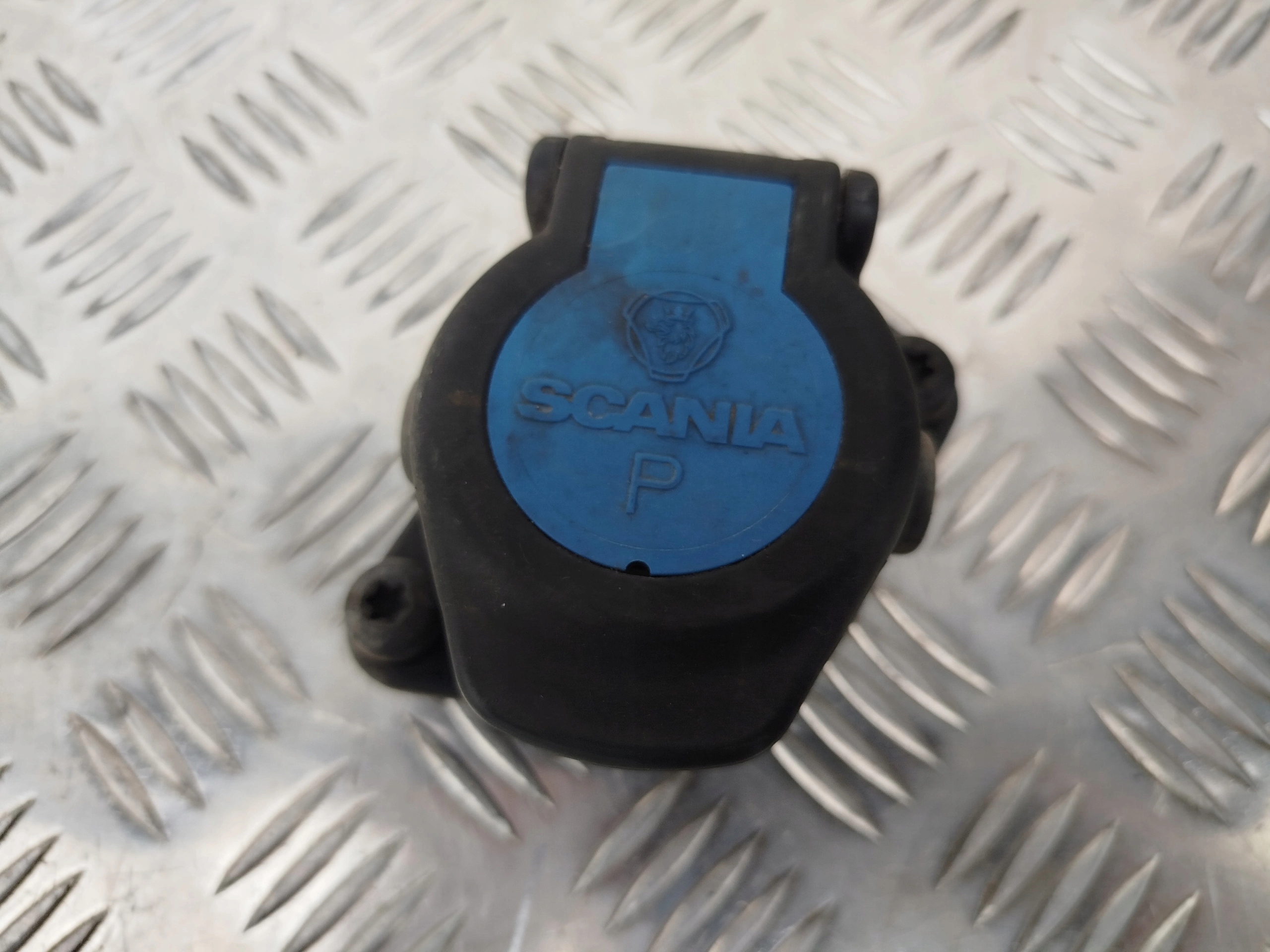 GNIAZDO INSTALACJI SCANIA STREAMLINE - obrazek 2