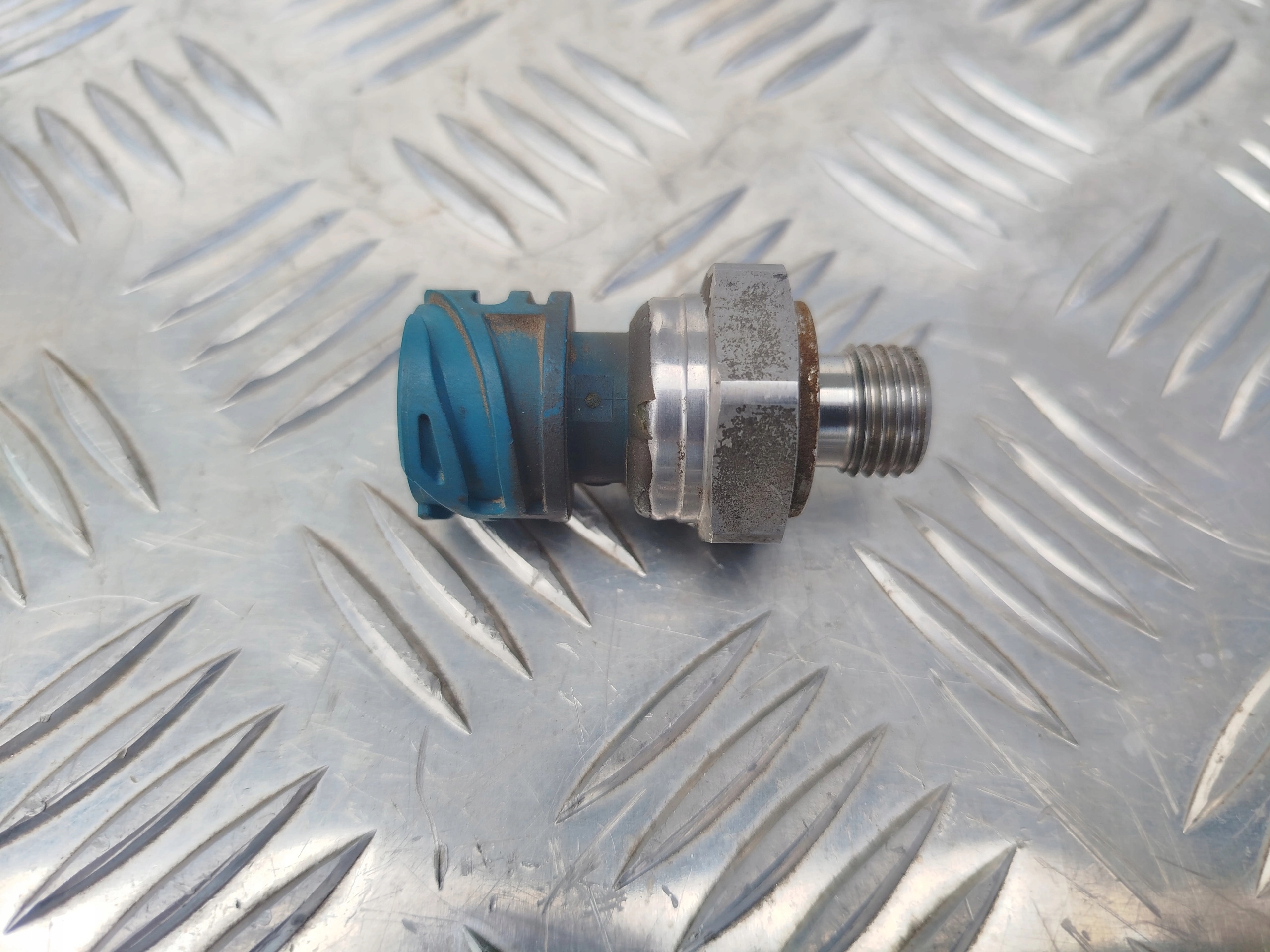 CZUJNIK CIŚNIENIA OLEJU DAF XF 106 - obrazek 7