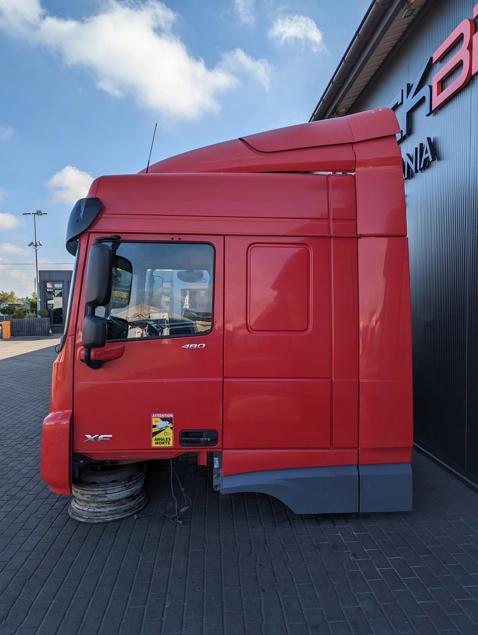 KABINA DAF XF 106 LIFT - obrazek 4