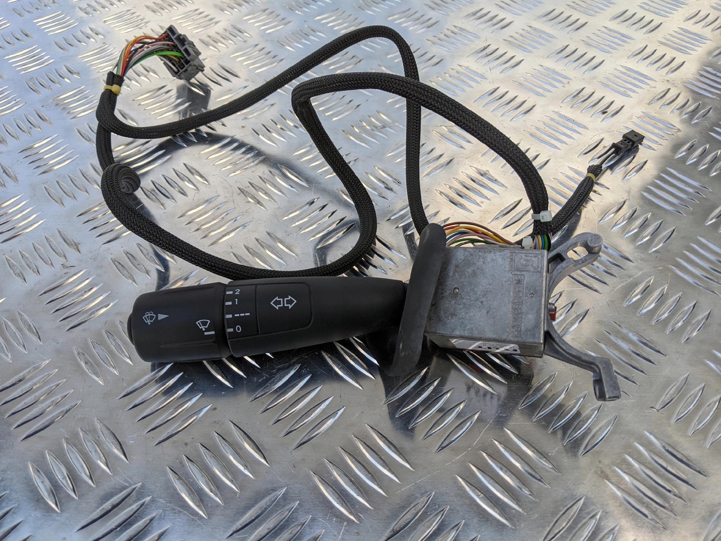 PRZEŁĄCZNIK MANETKA DAF XF 105