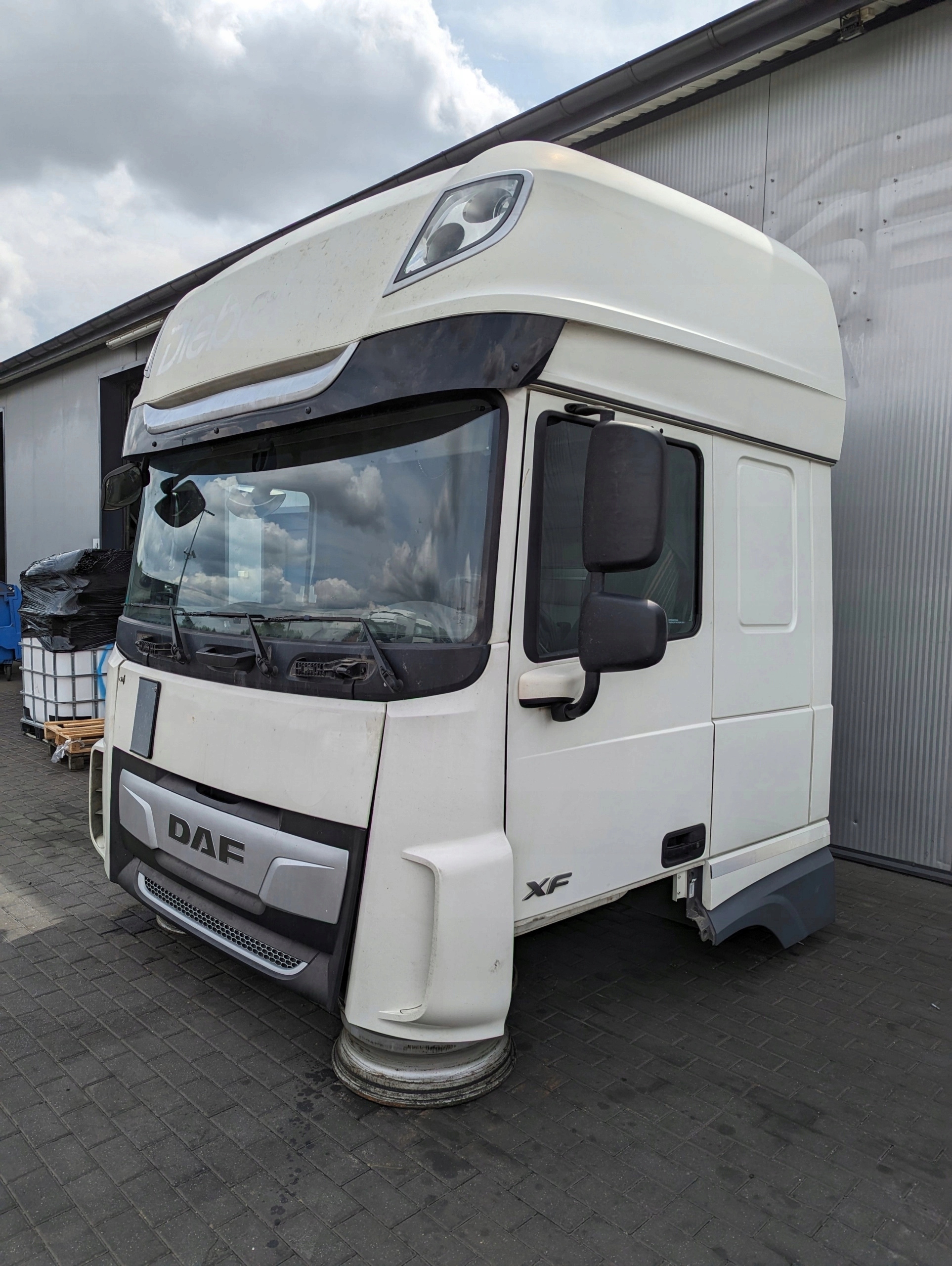 KABINA DAF XF 106 LIFT 2018 ROK - obrazek 2