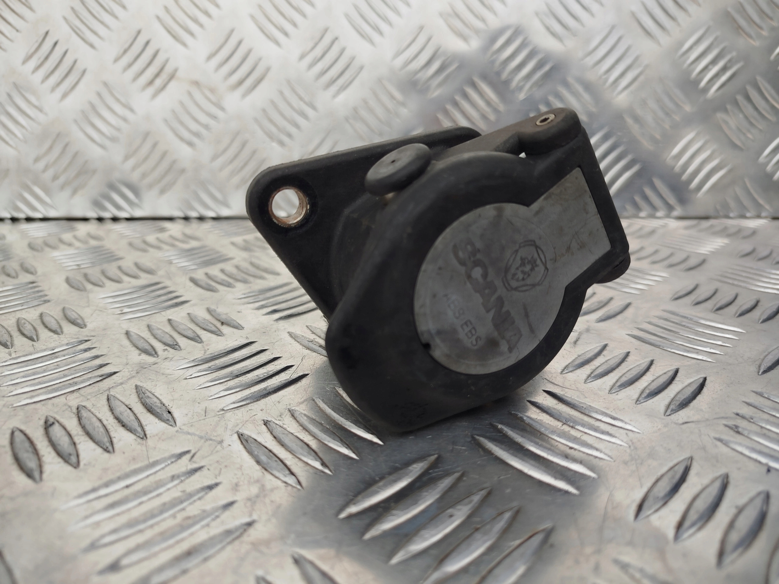 GNIAZDO INSTALACJI SCANIA NTG - obrazek 5