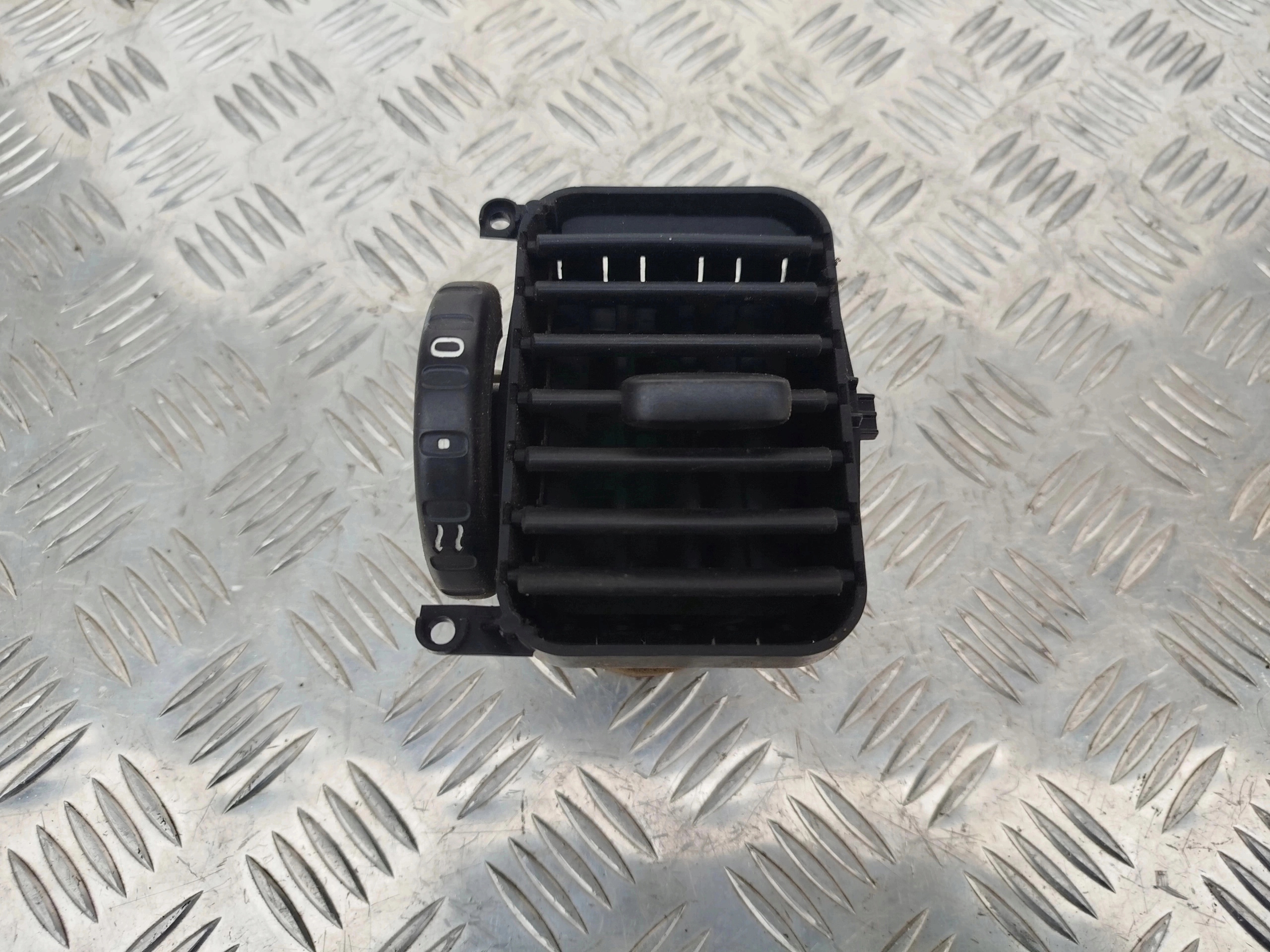 DYFUZOR KRATKA NAWIEWU LEWA SCANIA