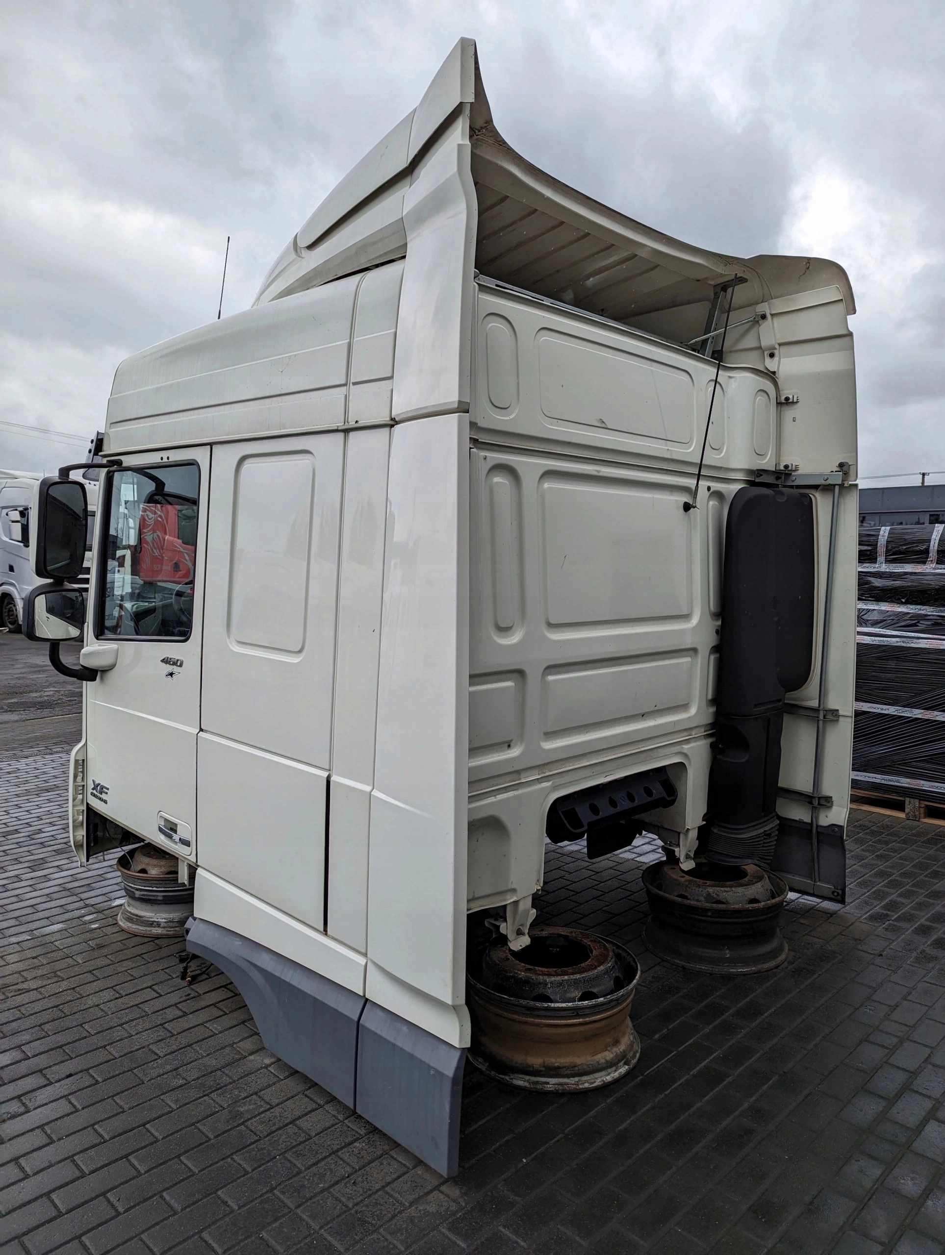 KABINA DAF XF 106 - obrazek 4