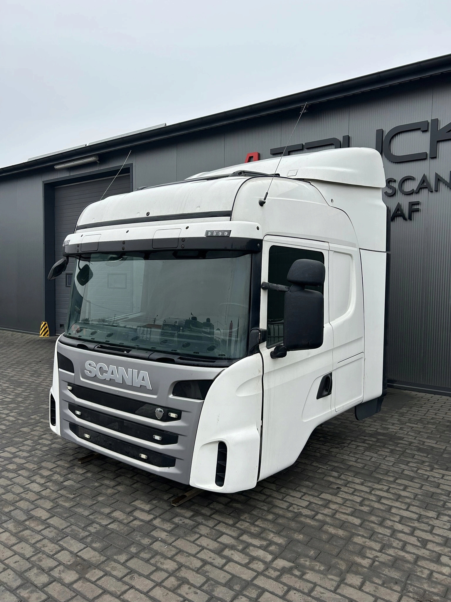 KABINA SCANIA CG19 HIGHLINE XPI - obrazek 2