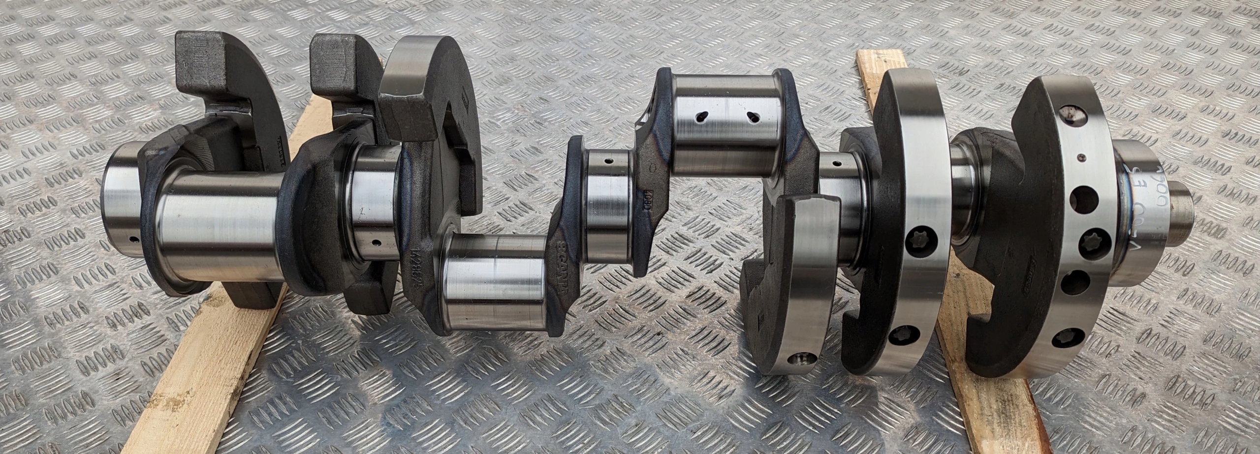 WAŁ KORBOWY SCANIA R500 PDE V8 EURO 5