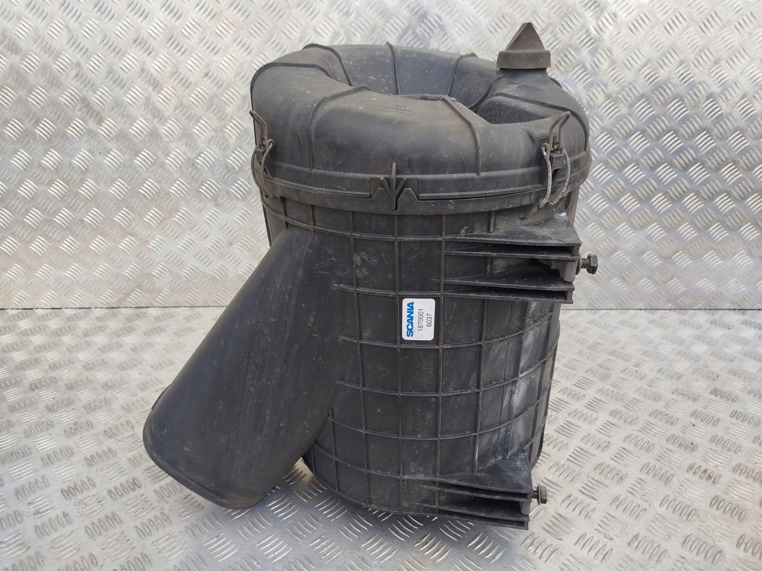 OBUDOWA FILTRA POWIETRZA SCANIA EURO 5 EURO 6 - obrazek 2