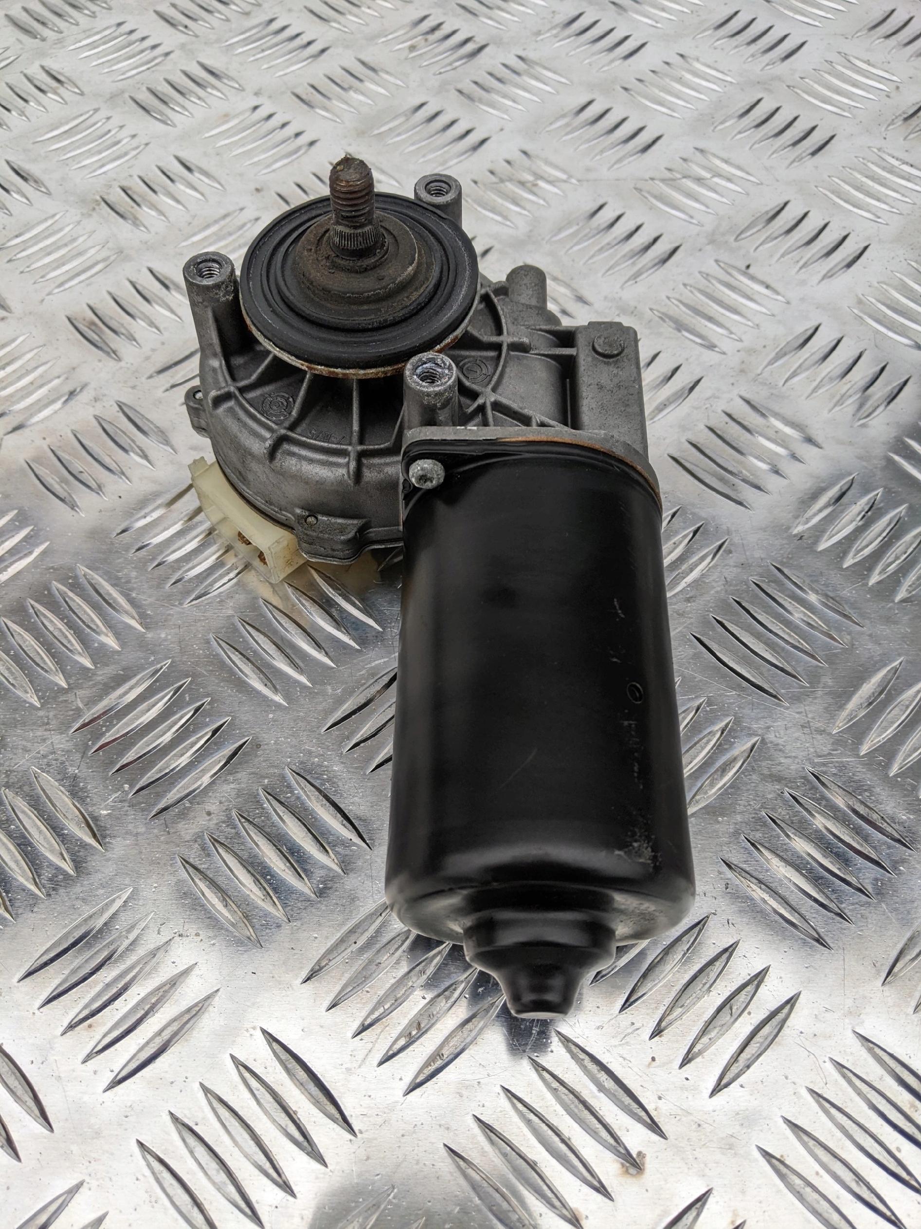 SILNICZEK WYCIERACZEK DAF XF 106 - obrazek 2