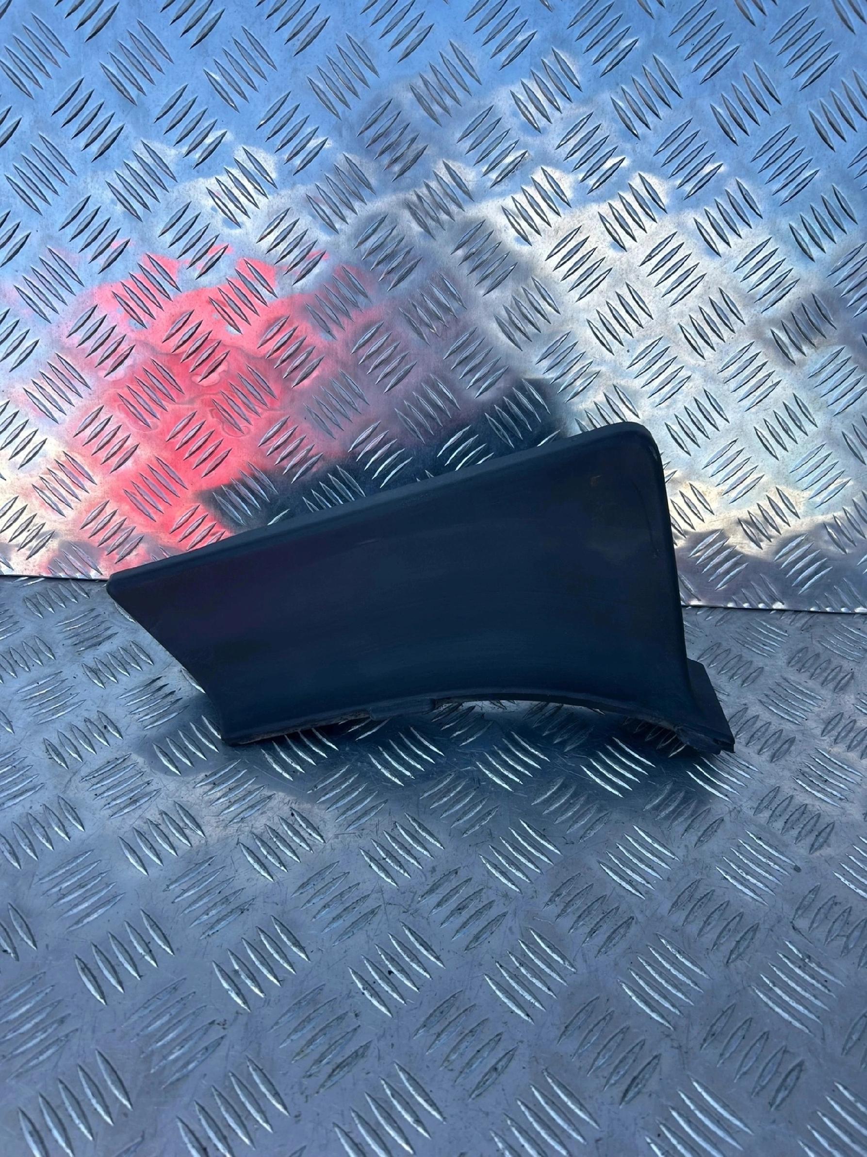 TRÓJKĄT NADKOLA LEWE SCANIA P