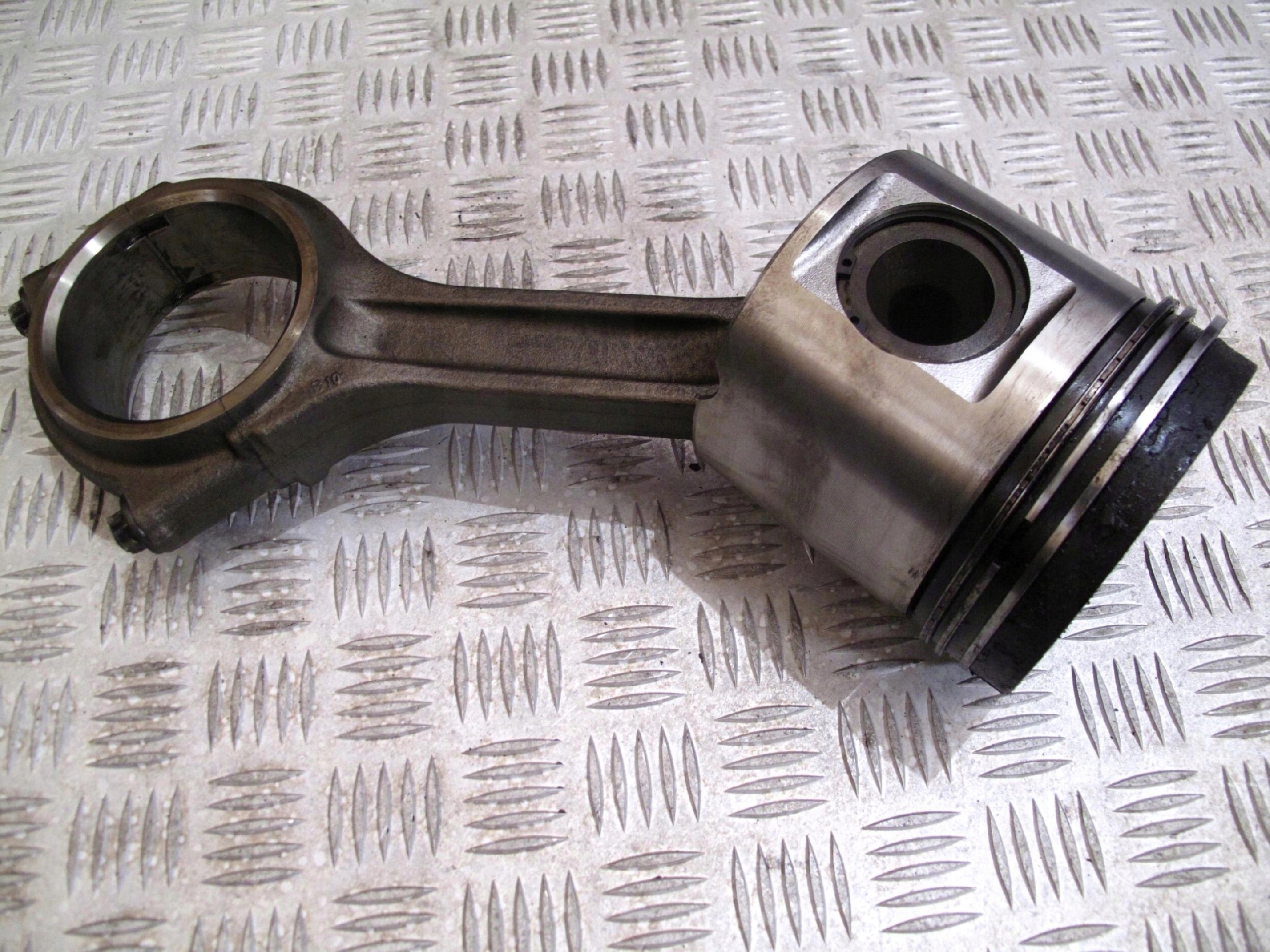 TŁOK Z KORBOWODEM SCANIA 480 EURO 4 NA 2 ŚRUBY - obrazek 2