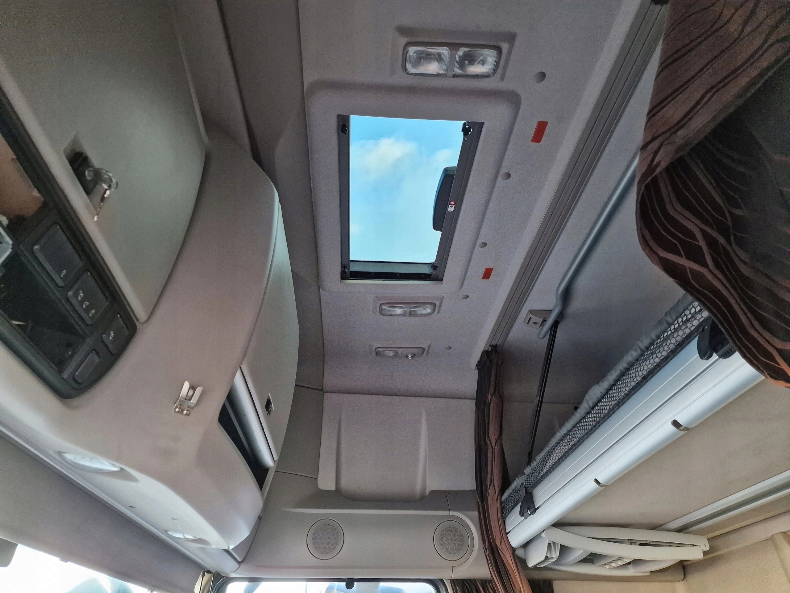 KABINA DAF XF 106 480 LIFT EURO 6 - obrazek 9