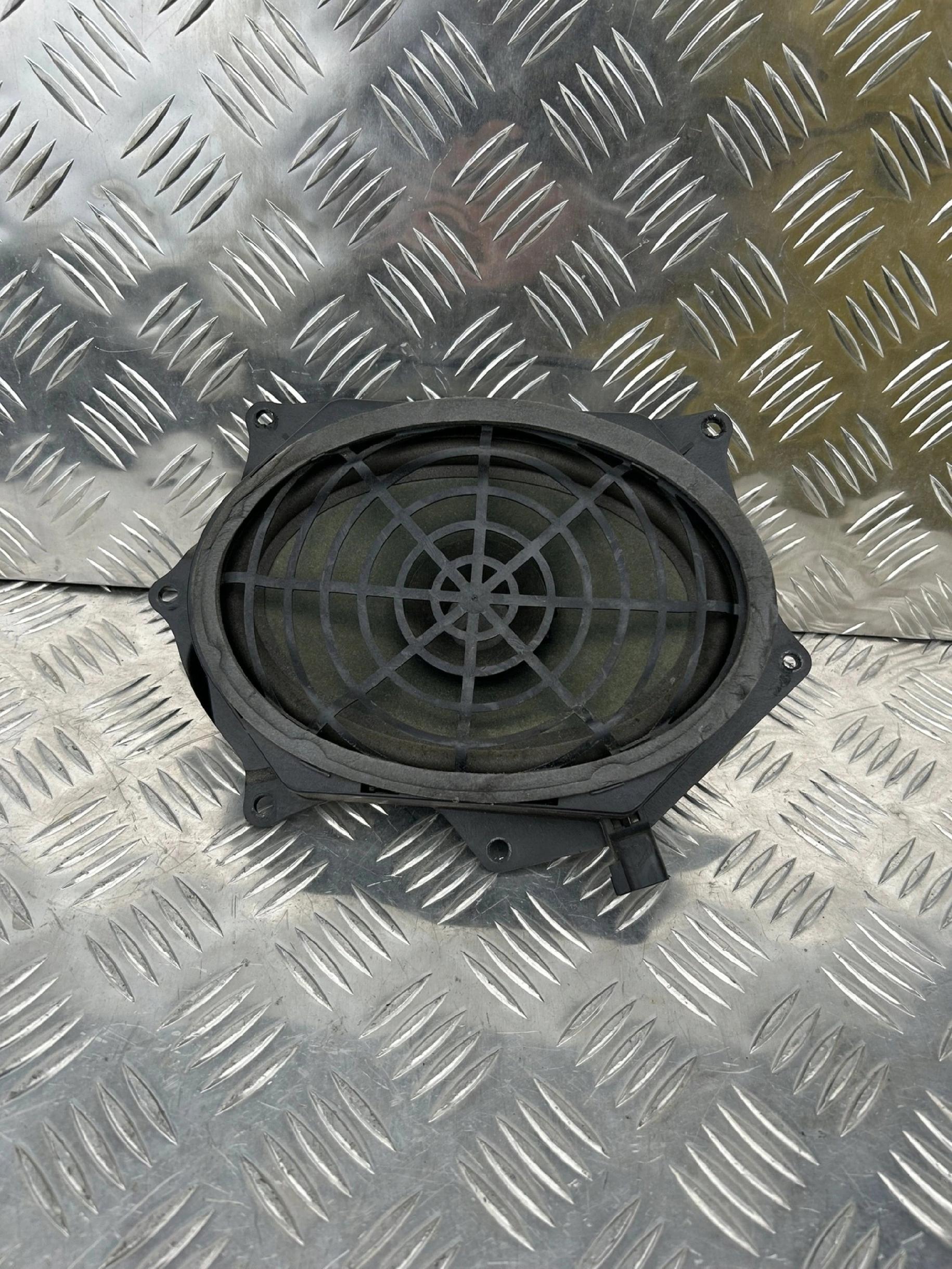 GŁOŚNIK DRZWI 2-PIN SCANIA R LEWA STRONA 1885165