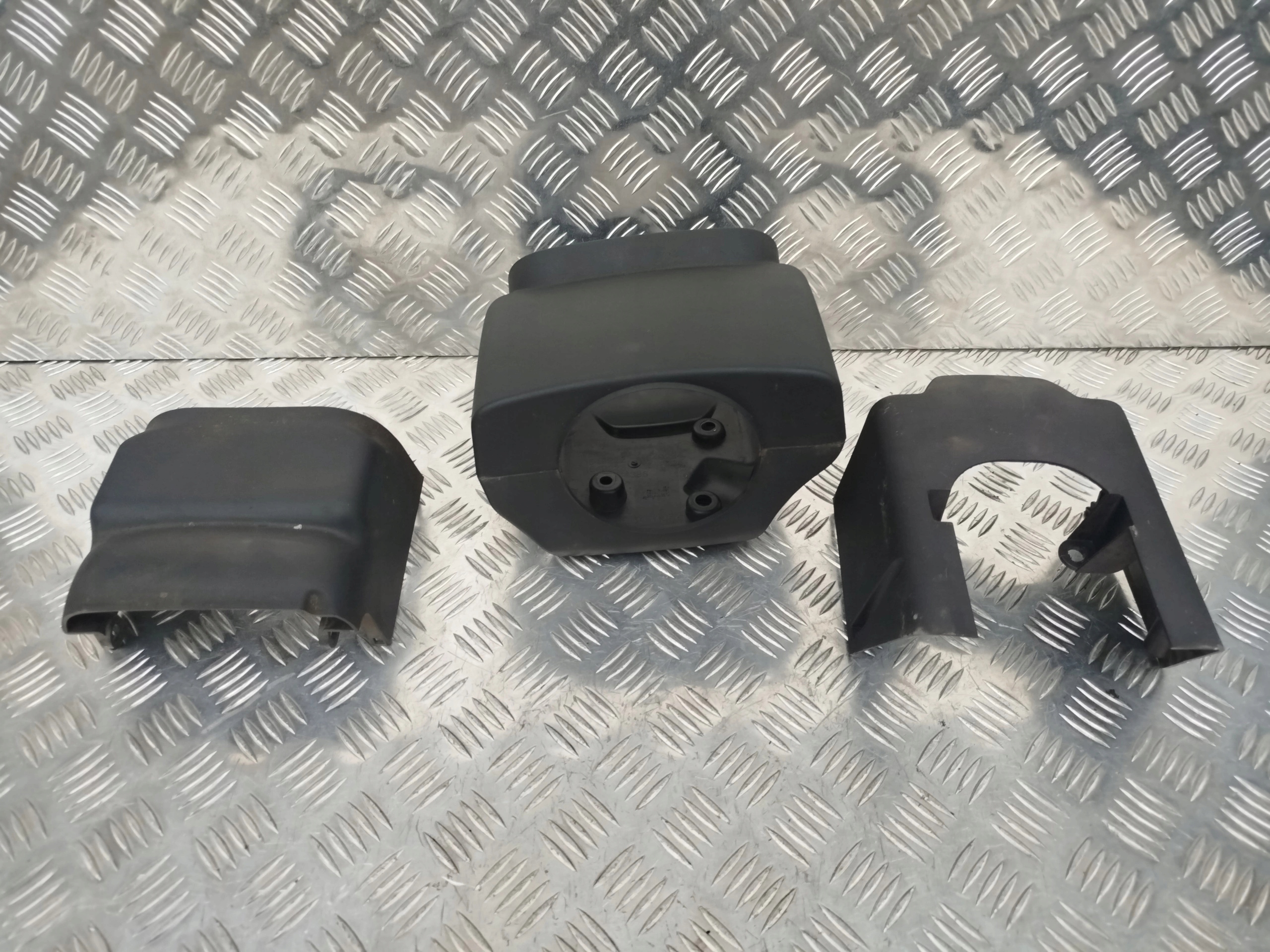 OSŁONA OBUDOWA KOLUMNY KIEROWNICZEJ SCANIA R