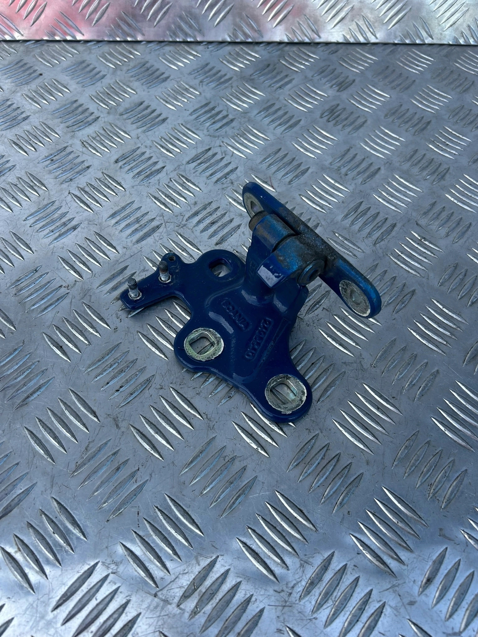 ZAWIAS DRZWI LEWY SCANIA NTG