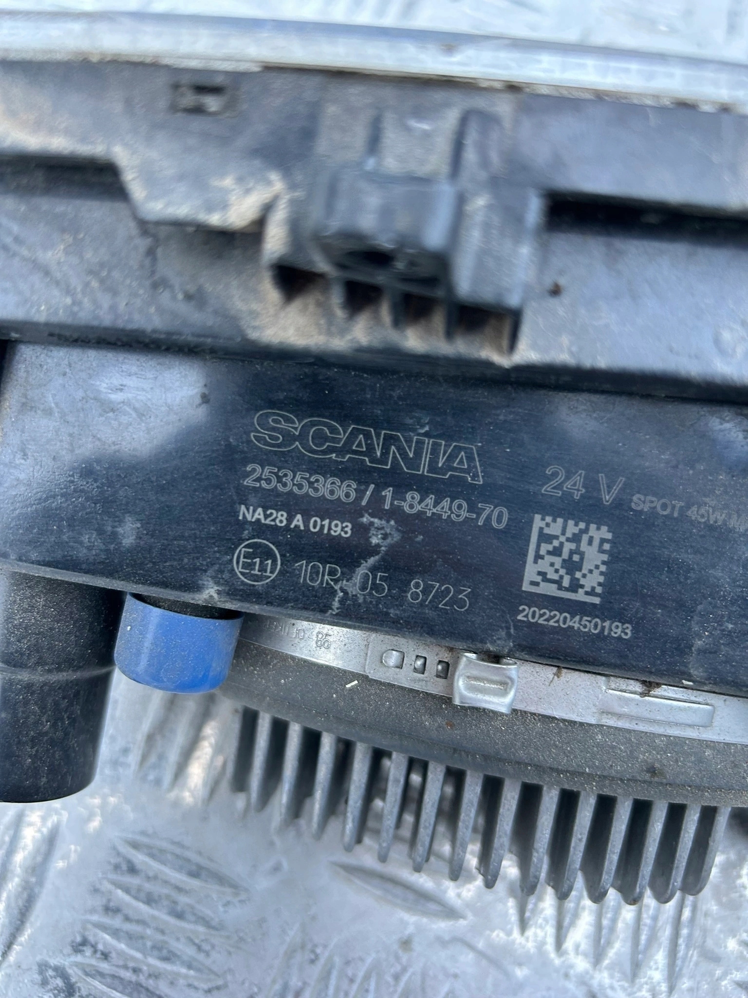 HALOGEN DACHOWY GLOBU SCANIA NTG LEWY - obrazek 2