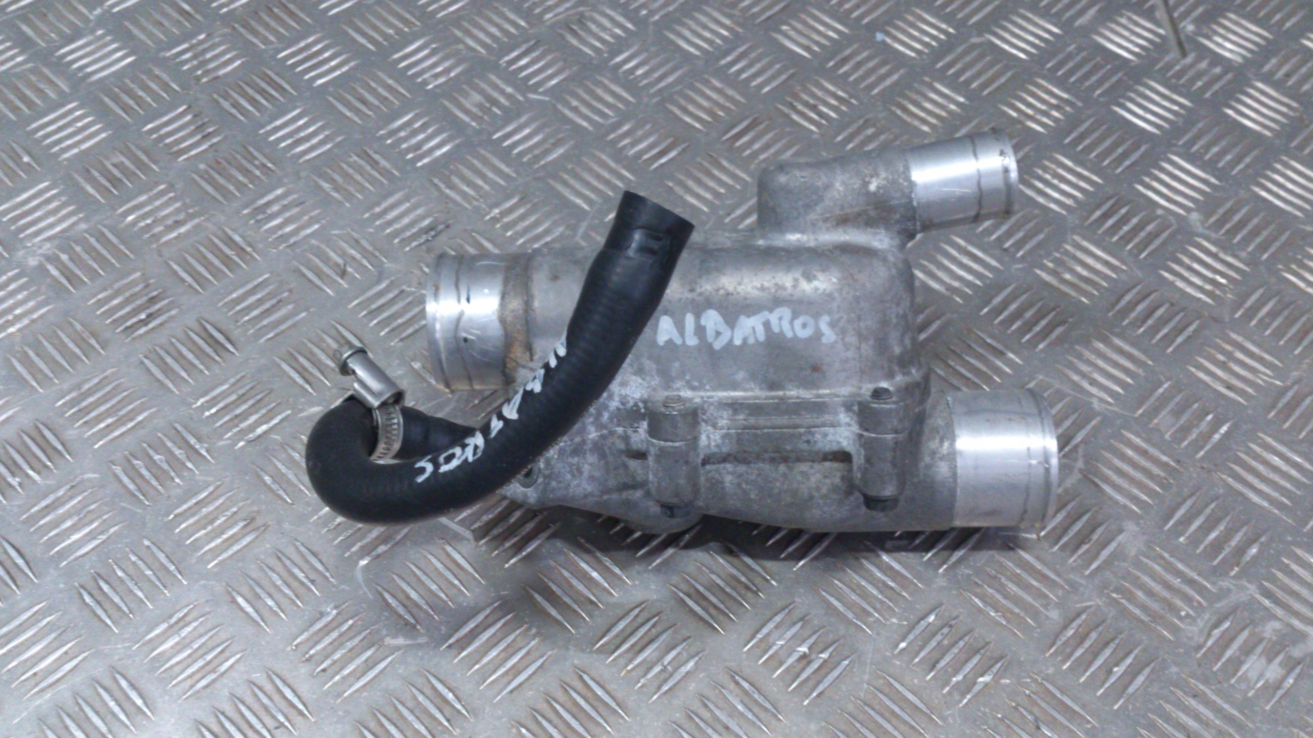 TERMOSTAT SCANIA R S NOWY MODEL