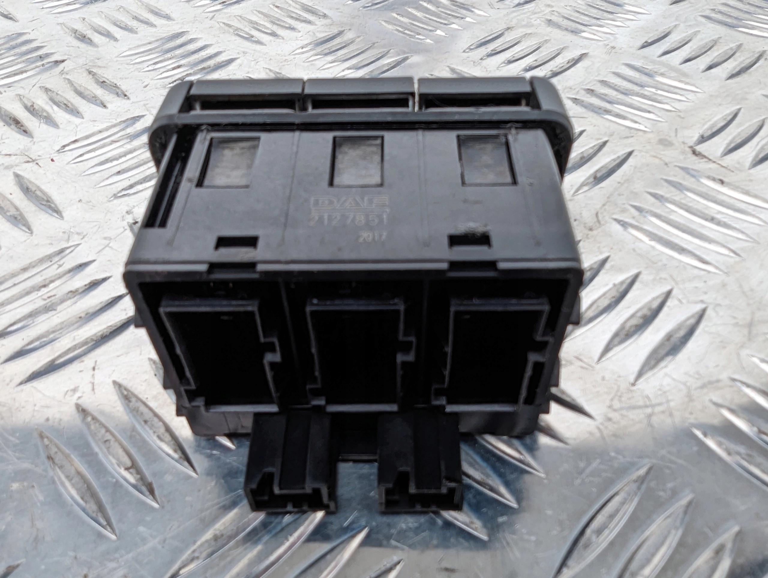 ZESTAW PRZEŁĄCZNIKÓW PRZEŁĄCZNIKI ZESPOLONE DAF XF - obrazek 3