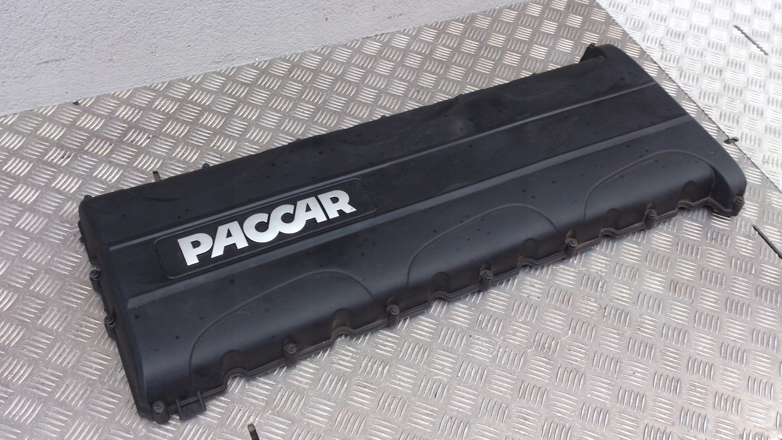 POKRYWA GÓRNA GŁOWICY ZAWORÓW DAF CF 106 - obrazek 2