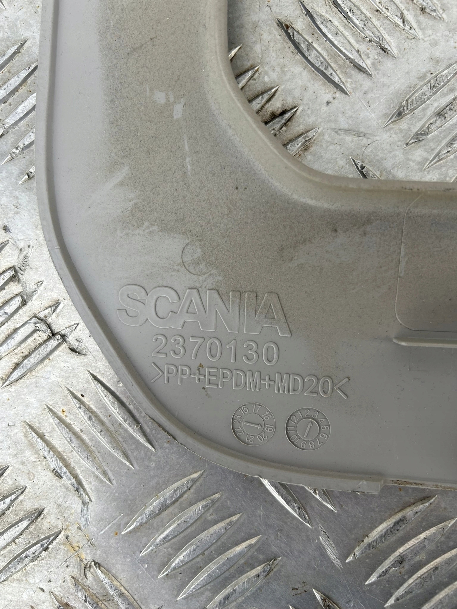 LISTWA OSŁONA RAMKA SZYBERDACHU KOMPLET SCANIA NTG NOWY MODEL - obrazek 2