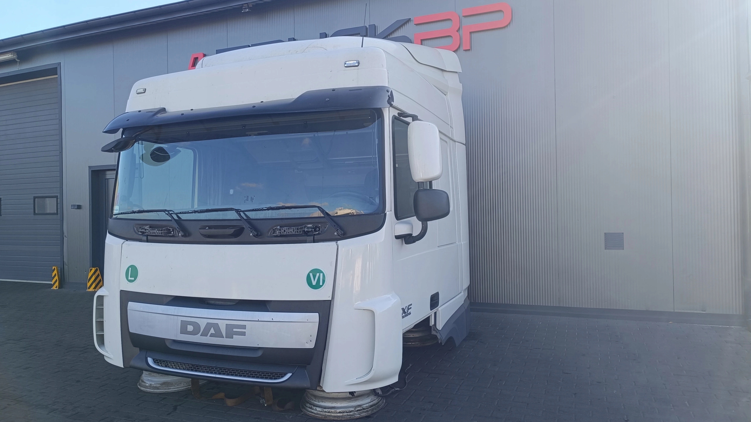 KABINA DAF XF 106 SC - obrazek 2