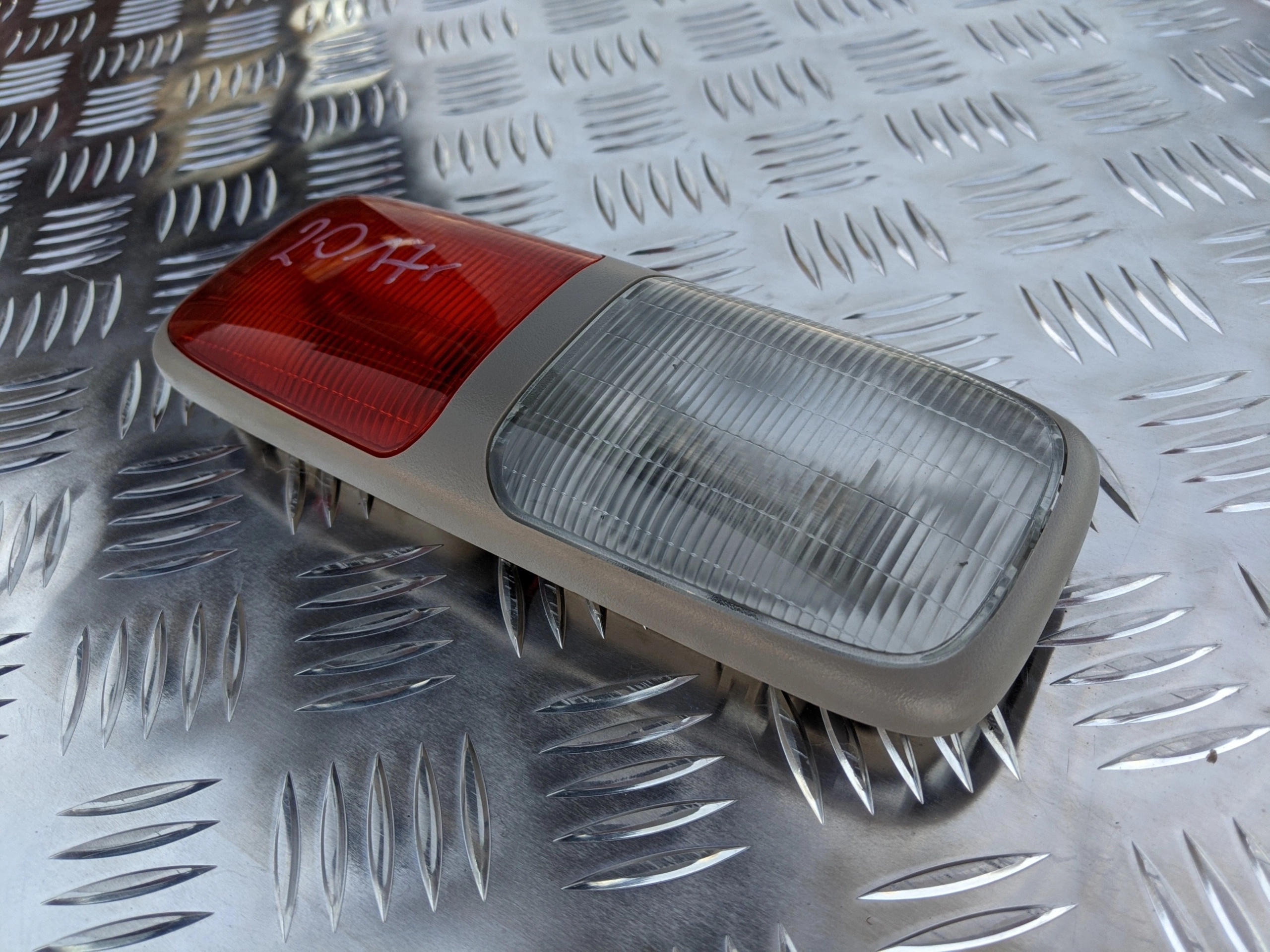 LAMPA OŚWIETLENIA KABINY DAF XF 106 - obrazek 3