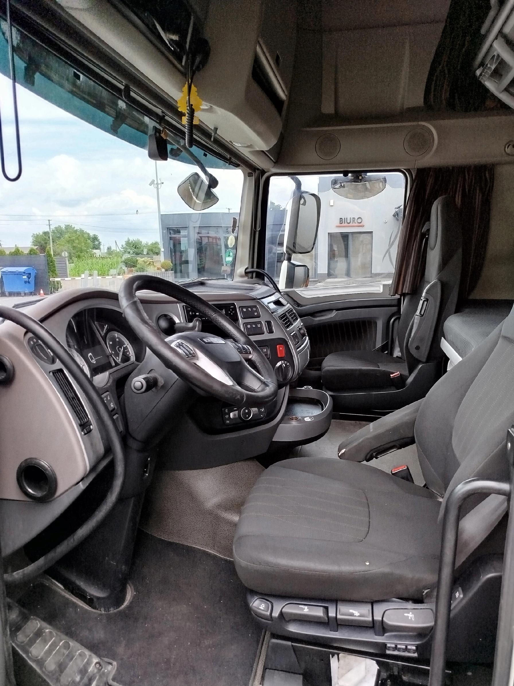 KABINA DAF XF 106 LIFT - obrazek 8