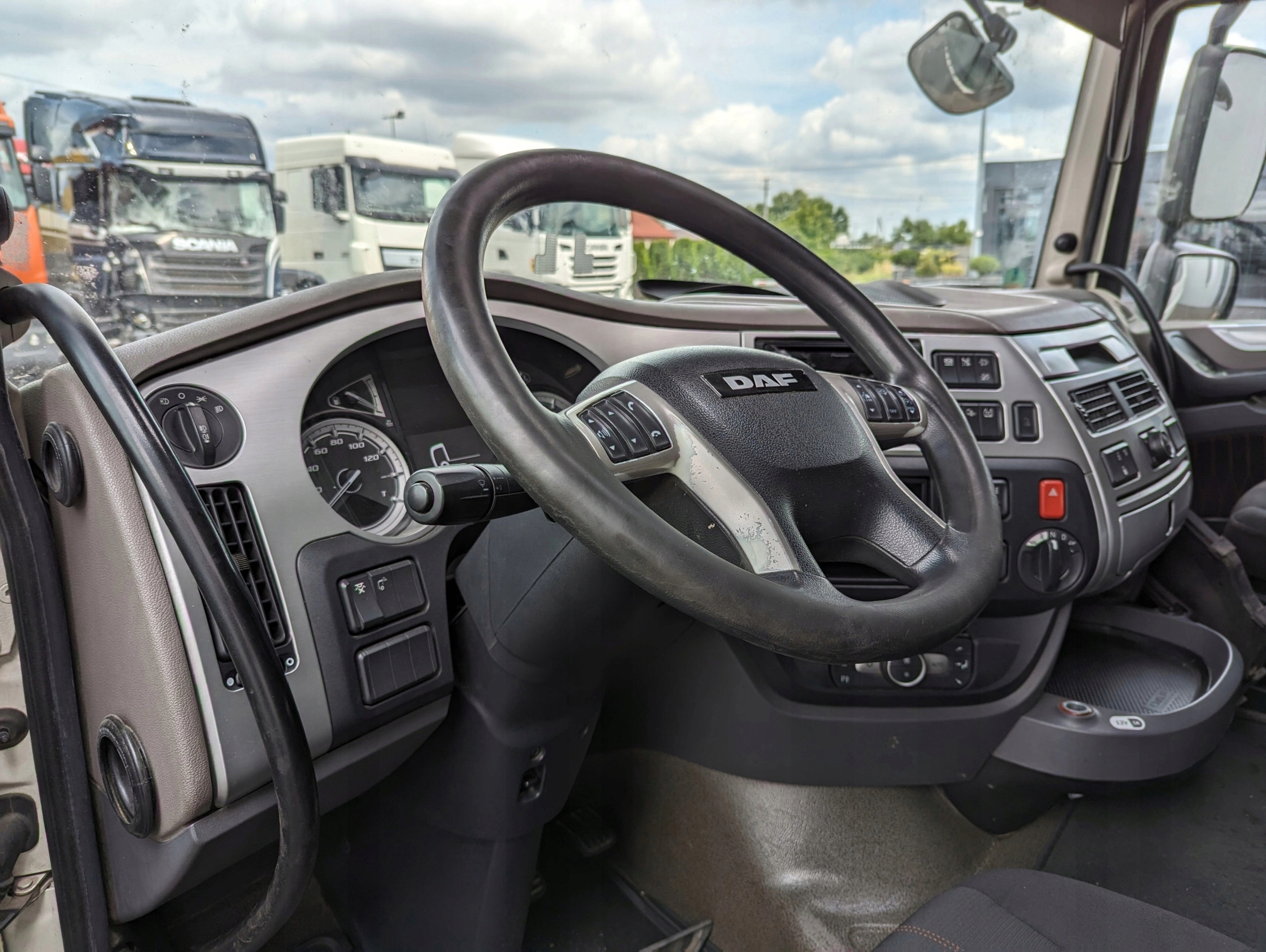 KABINA DAF XF 106 LIFT 2018 ROK - obrazek 7