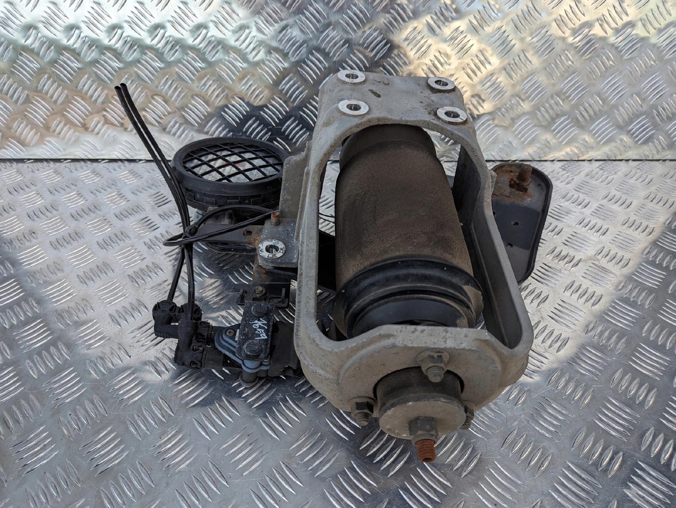 ZAWIESZNIE KABINY TYŁ SCANIA EURO 6 - obrazek 2