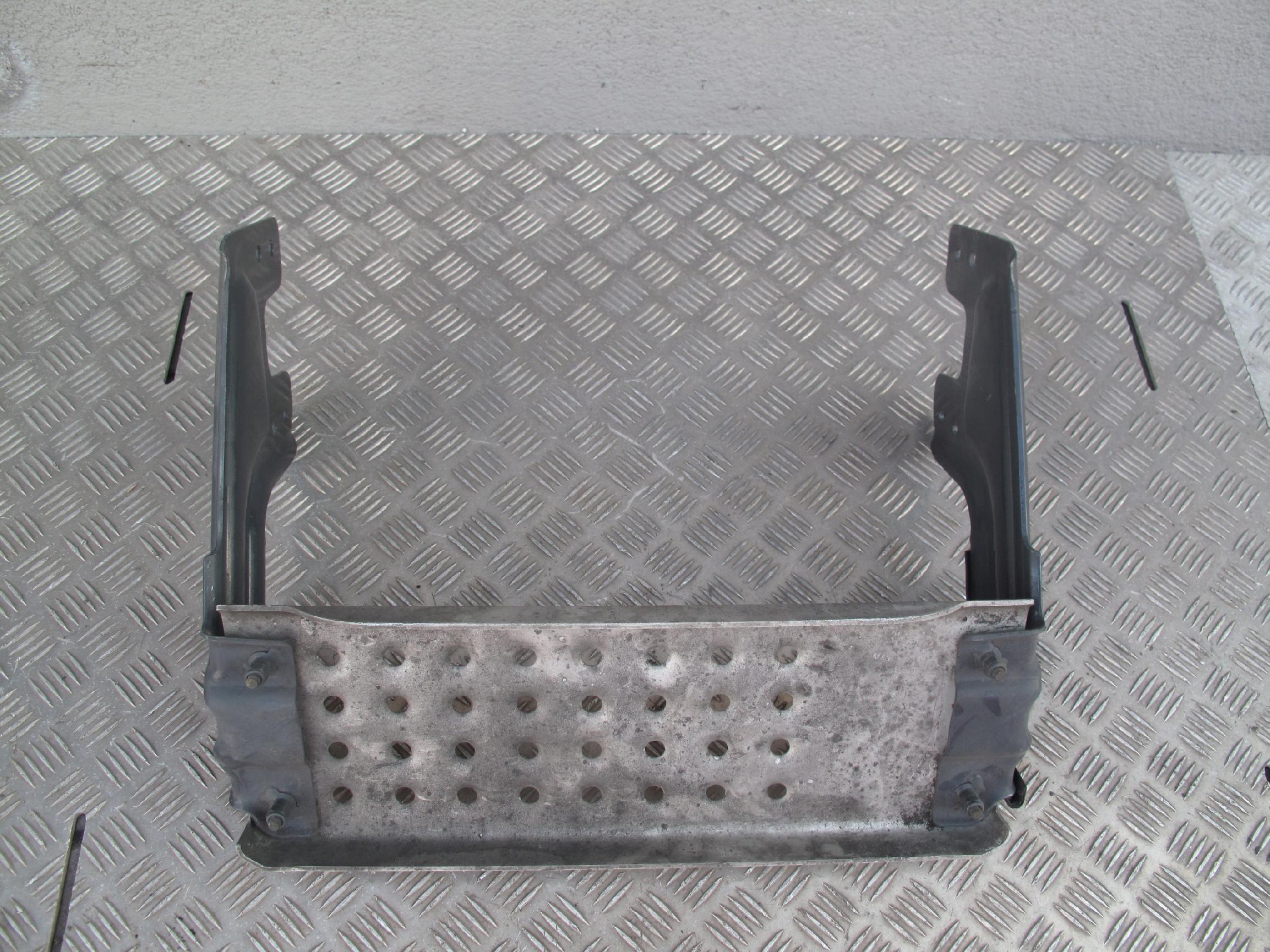 STOPIEŃ Z MOCOWANIAMI WEJŚCIA DO KABINY SCANIA R S - obrazek 5