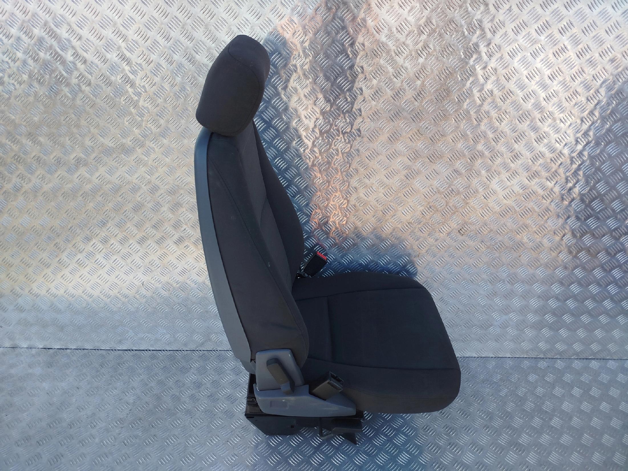 FOTEL PASAŻERA SZTYWNY SCANIA STREAMLINE - obrazek 4